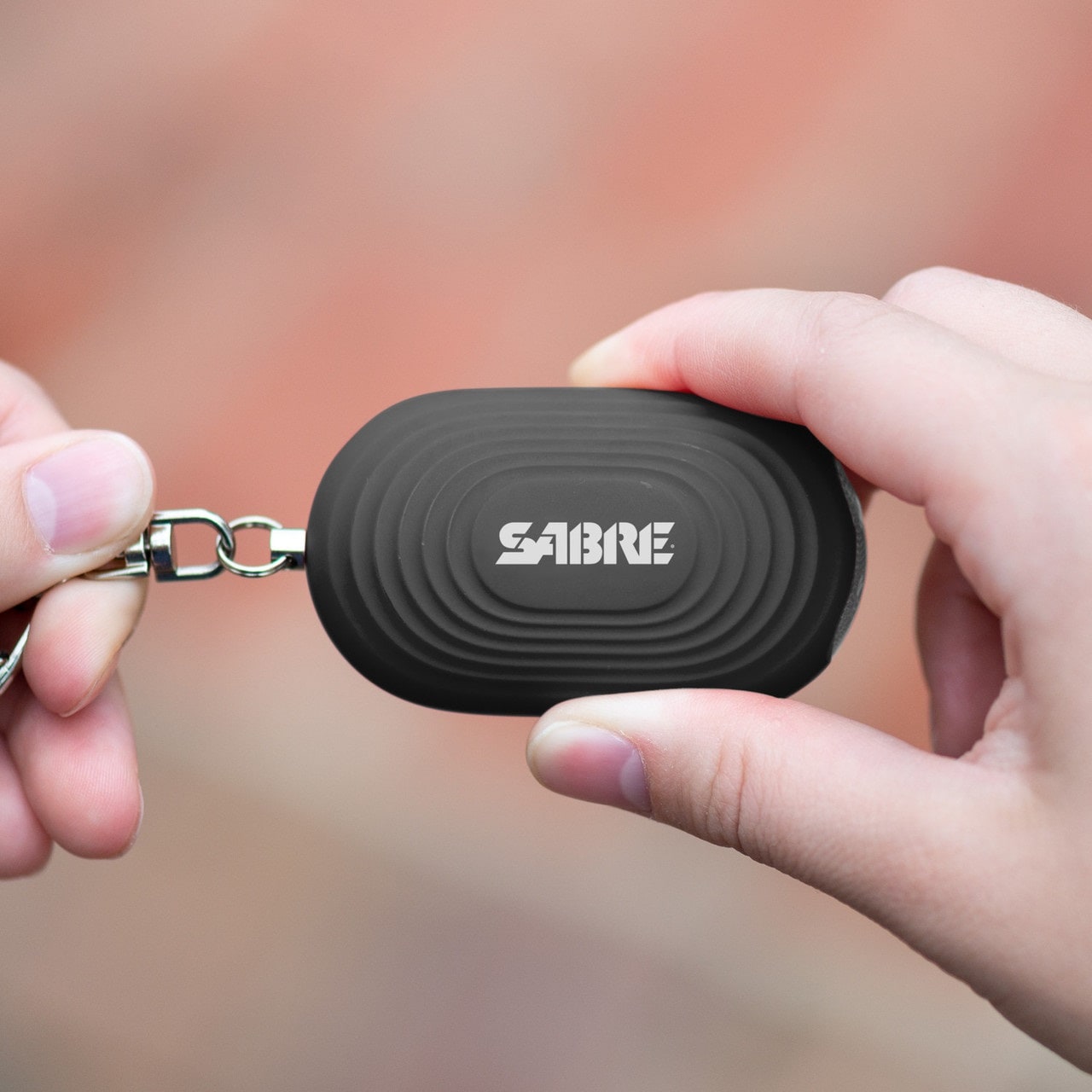 Alarm osobisty Sabre Red LED Light Snap Hook - Black