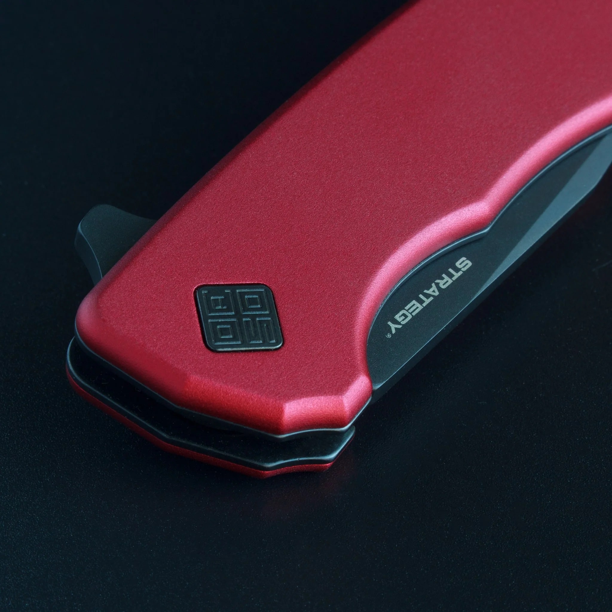 Nóż składany Ocaso Strategy Aluminum - Black PVD/Red