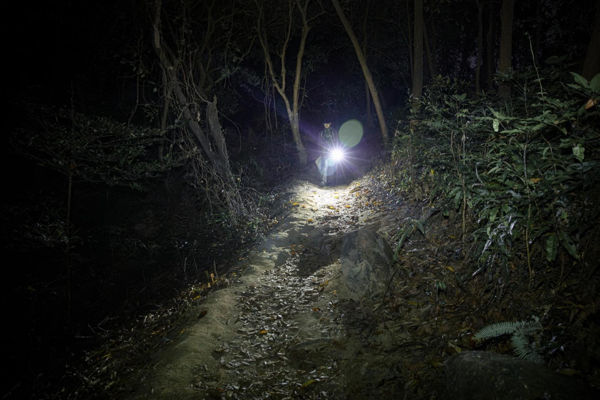 Latarka akumulatorowa Olight Baton 4 Orange - 1300 lumenów