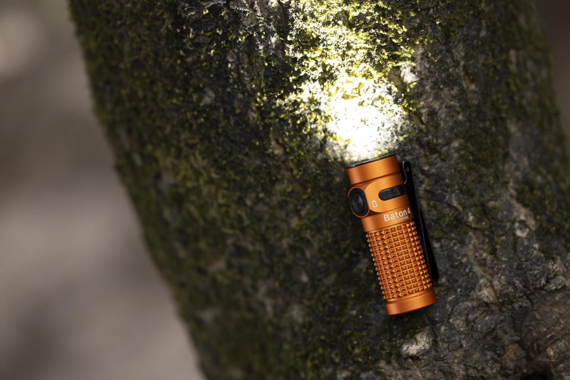 Latarka akumulatorowa Olight Baton 4 Orange - 1300 lumenów
