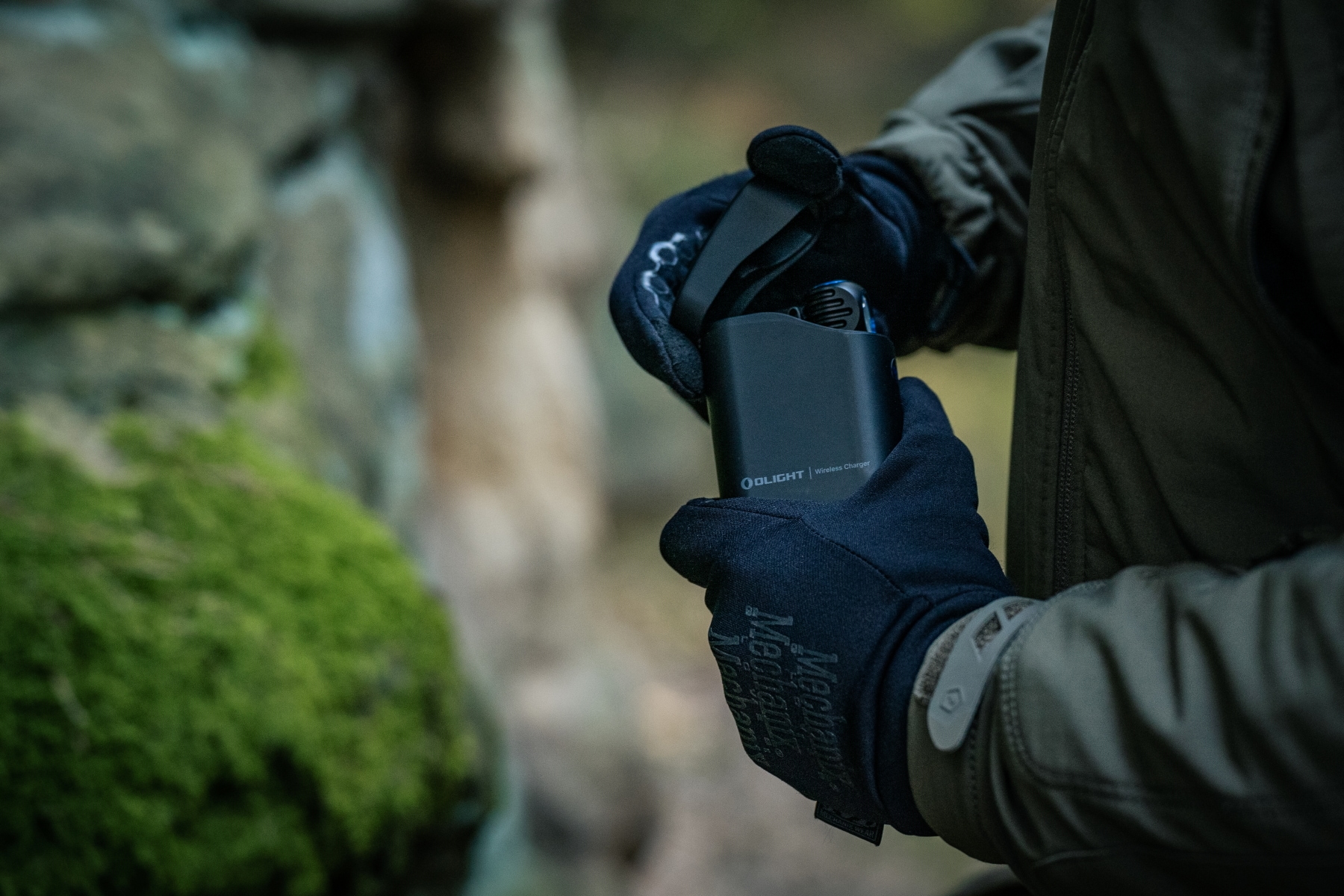 Latarka czołowa i kątowa Olight Perun 3 Mini Premium Cool White Black z opaską - 1250 lumenów