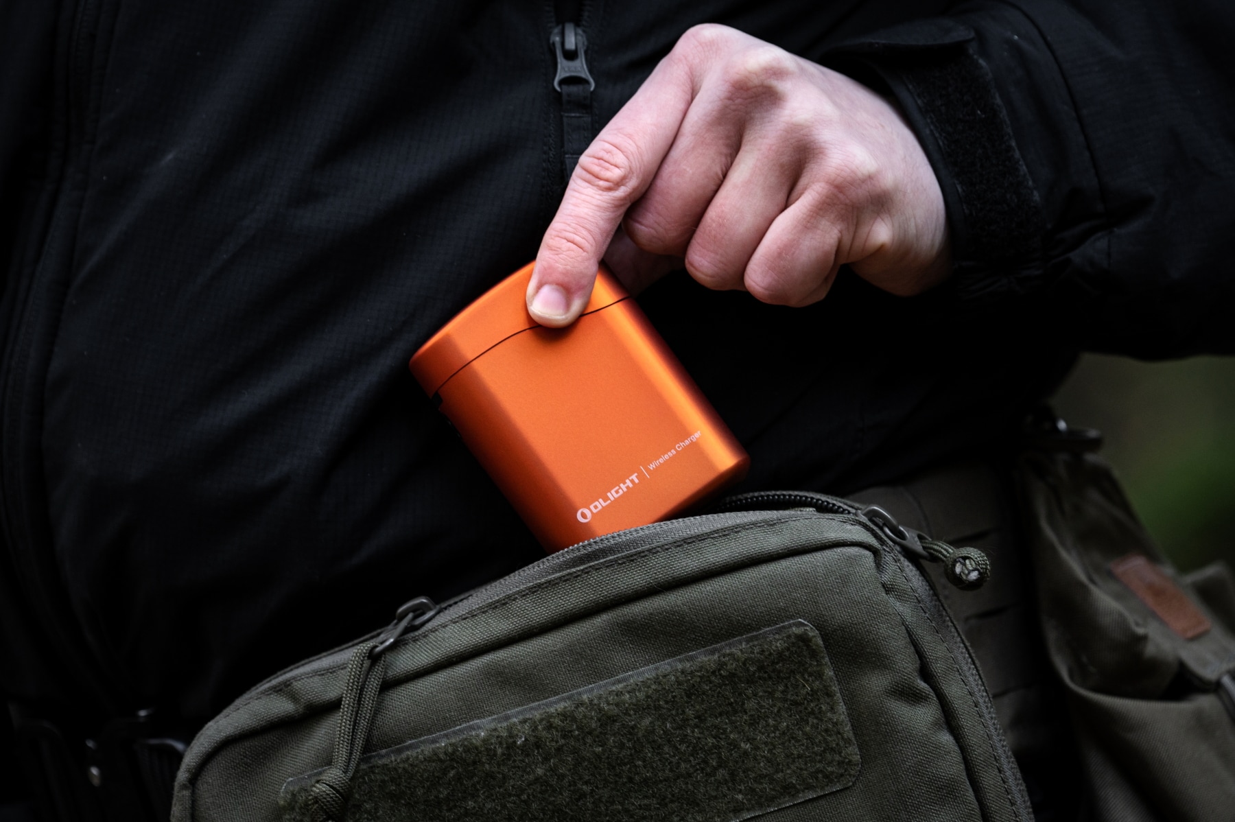 Latarka czołowa i kątowa Olight Perun 3 Mini Premium Cool White Orange z opaską - 1250 lumenów