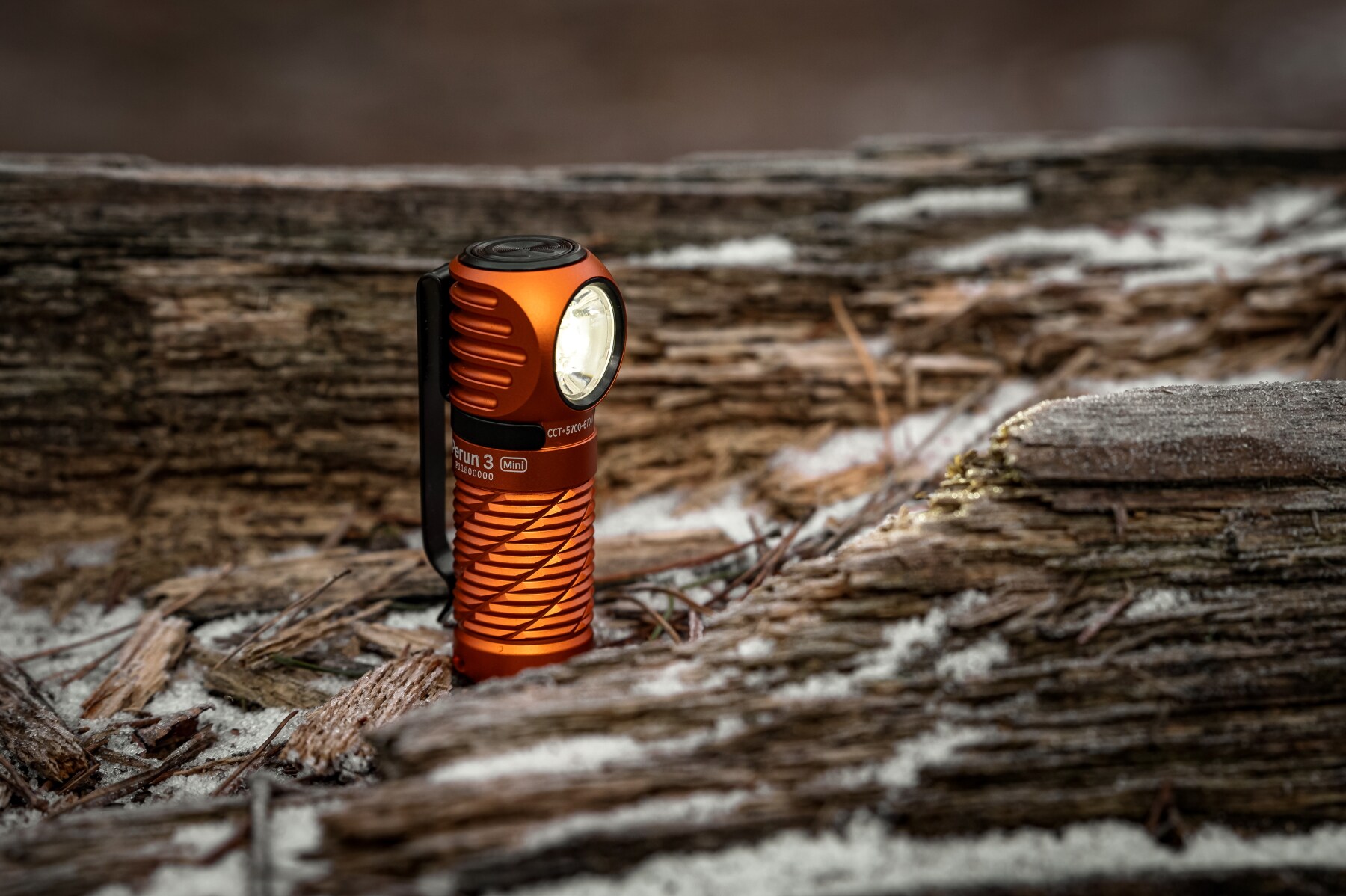 Latarka czołowa i kątowa Olight Perun 3 Mini Premium Cool White Orange z opaską - 1250 lumenów