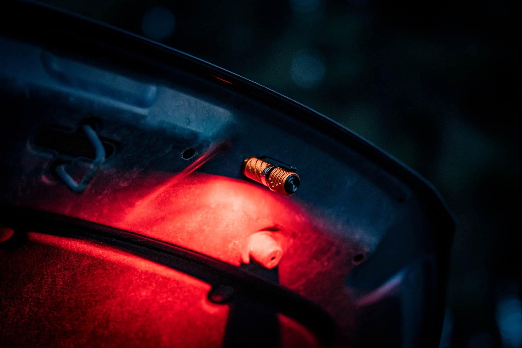 Latarka czołowa i kątowa Olight Perun 3 Mini Premium Cool White Orange z opaską - 1250 lumenów