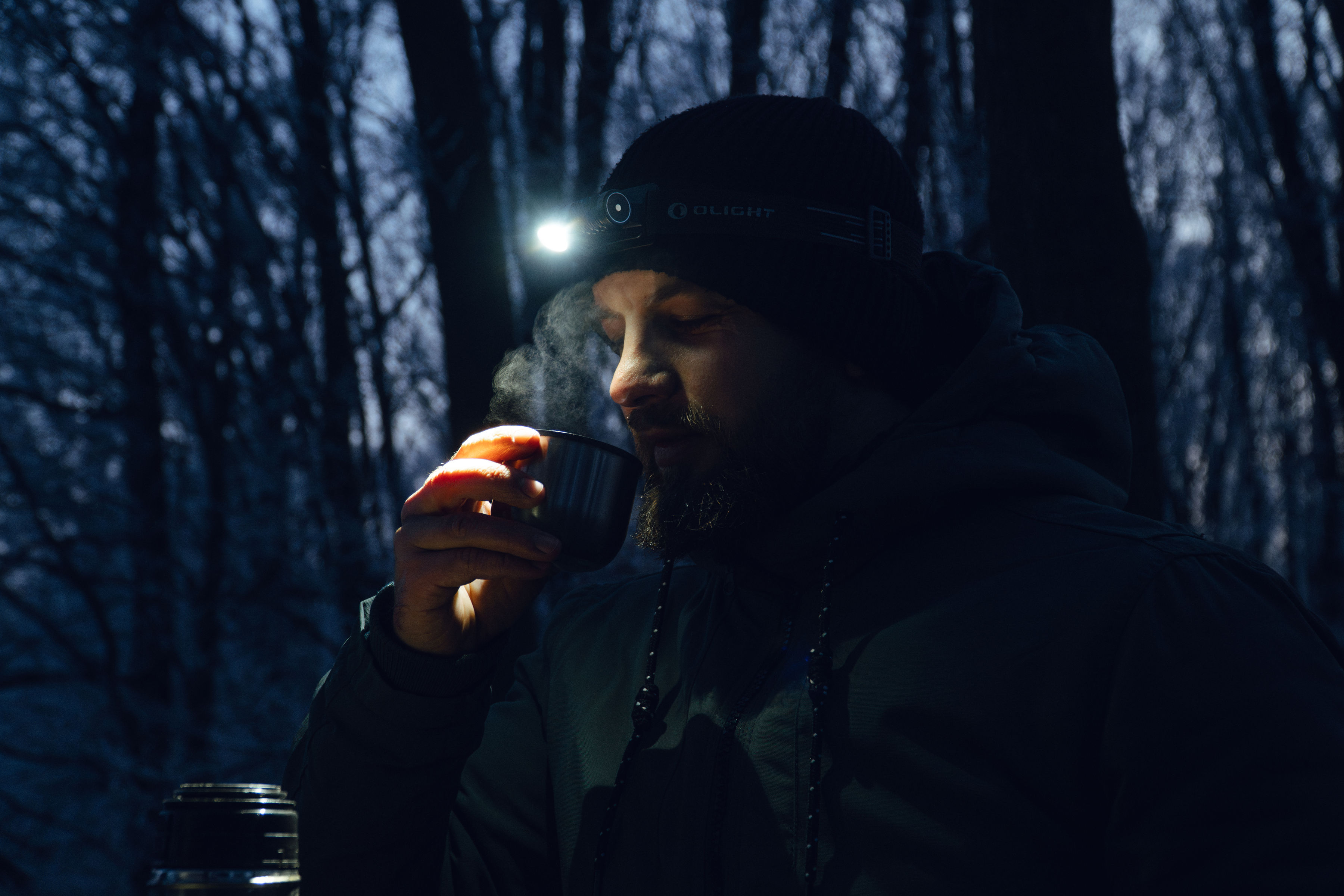 Налобний та кутовий ліхтарик Olight Perun 3 Mini Cool White Black з пов'язкою - 1250 люменів