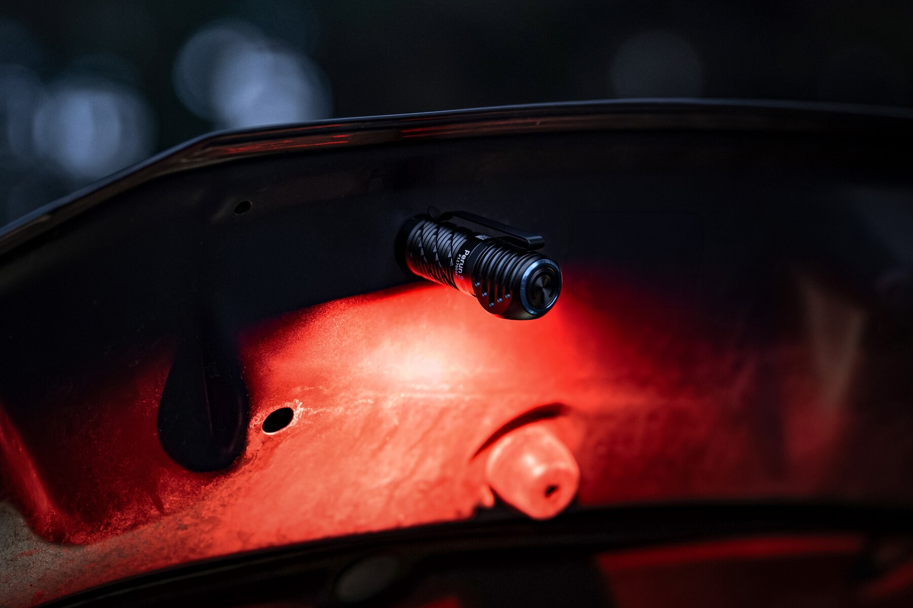 Latarka czołowa i kątowa Olight Perun 3 Mini HCRI Neutral White Black z opaską - 920 lumenów