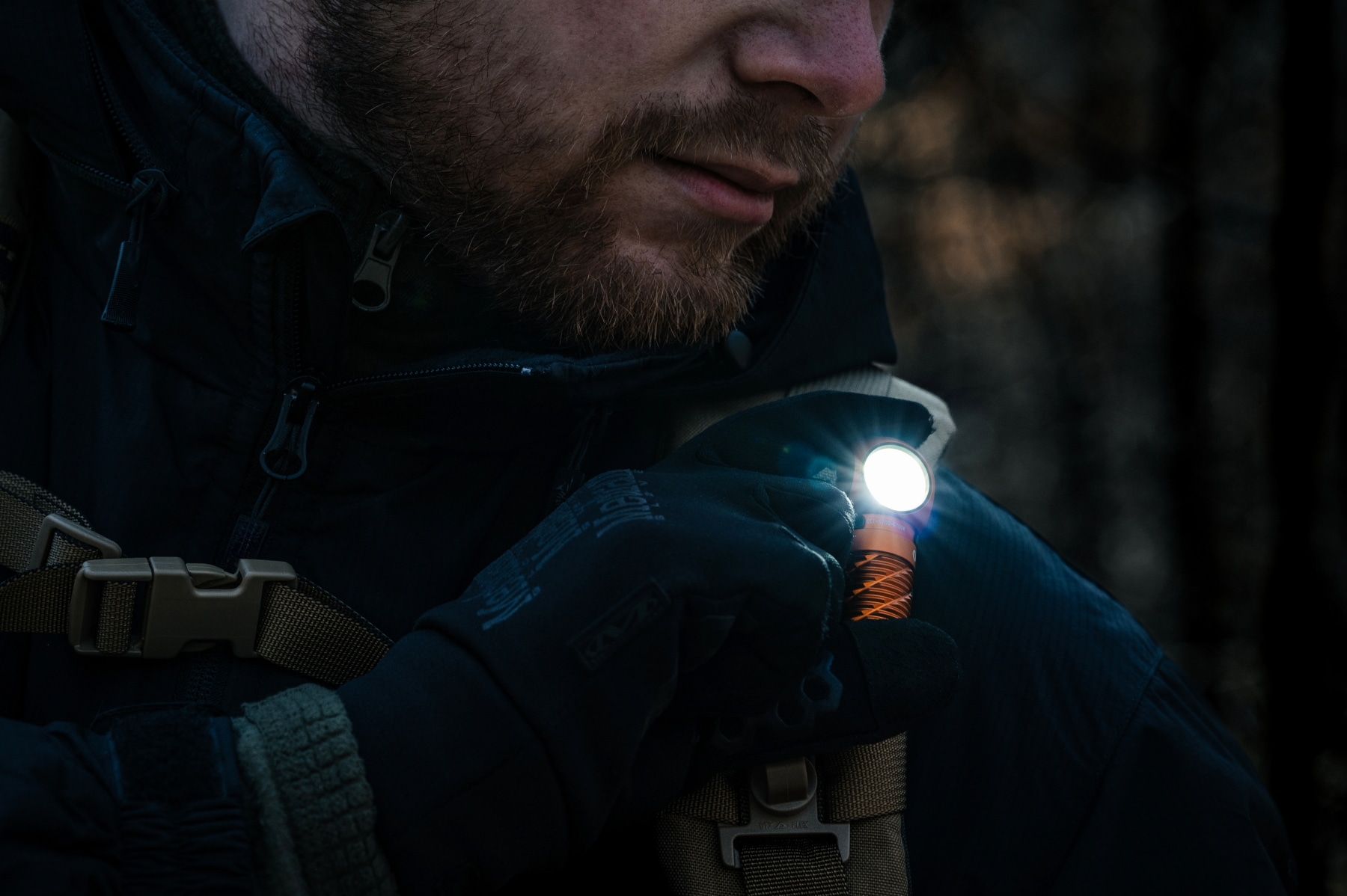 Latarka czołowa i kątowa Olight Perun 3 Mini Cool White Orange z opaską - 1250 lumenów