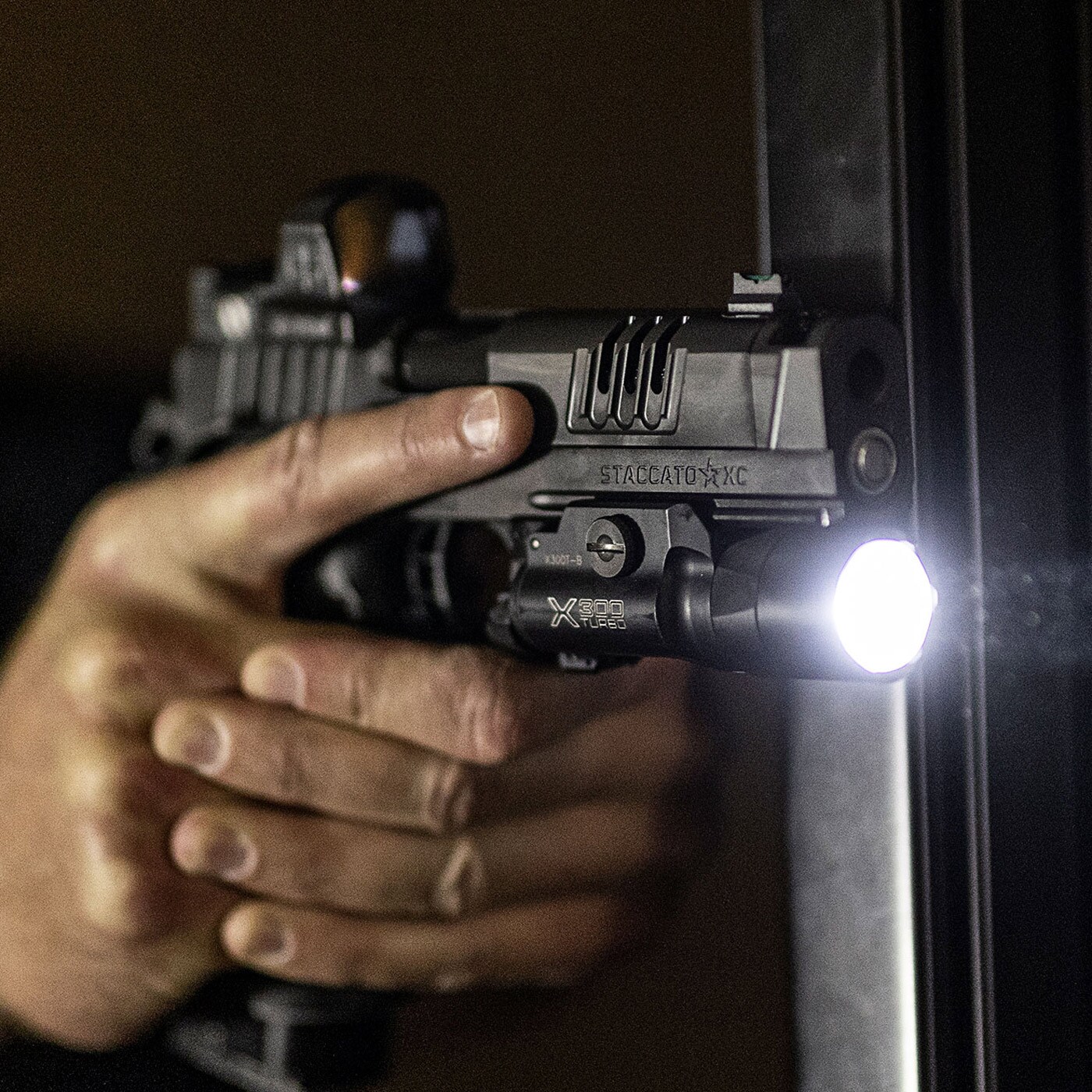 Ліхтарик для зброї Surefire X300T-B Black - 650 люменів