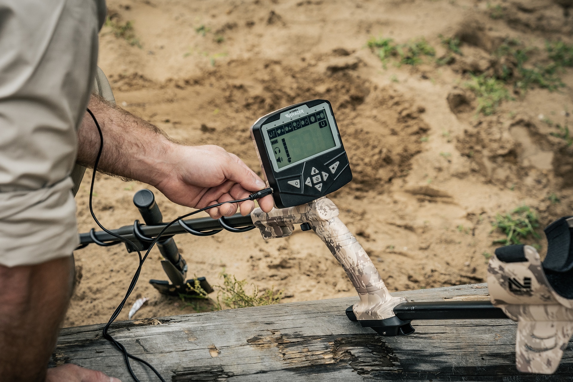 Minelab X-Terra Voyager Tactical Metal Detector