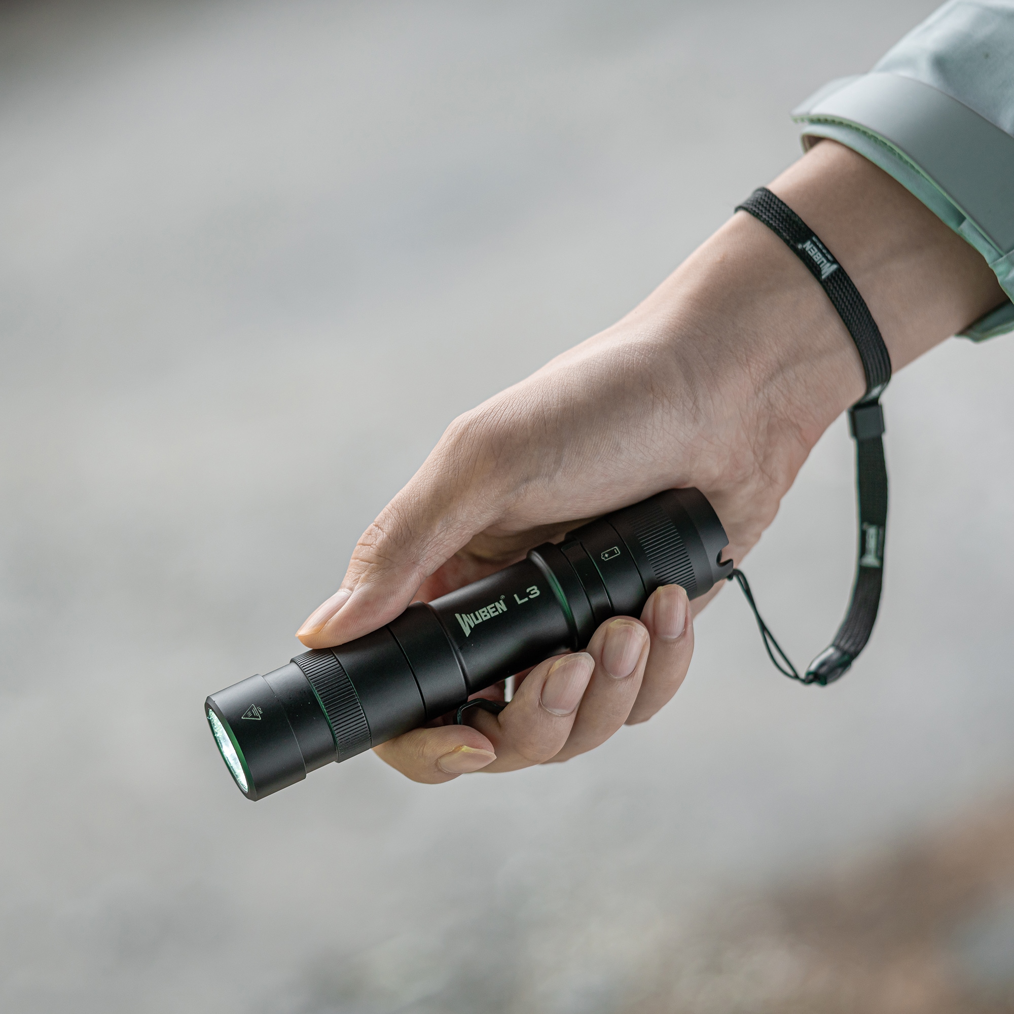 Latarka Wuben L3 Black - 3000 lumenów