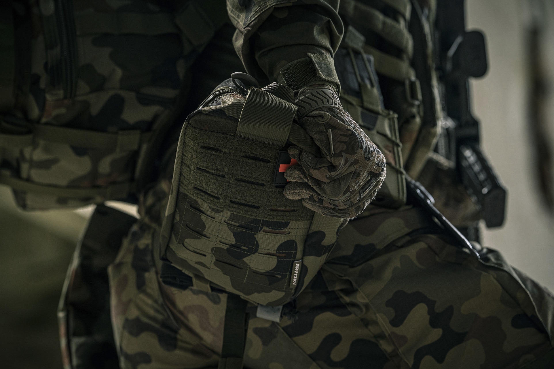Apteczka taktyczna Brytzky Tactical MOLLE IFAK - wz.93 Pantera PL Woodland