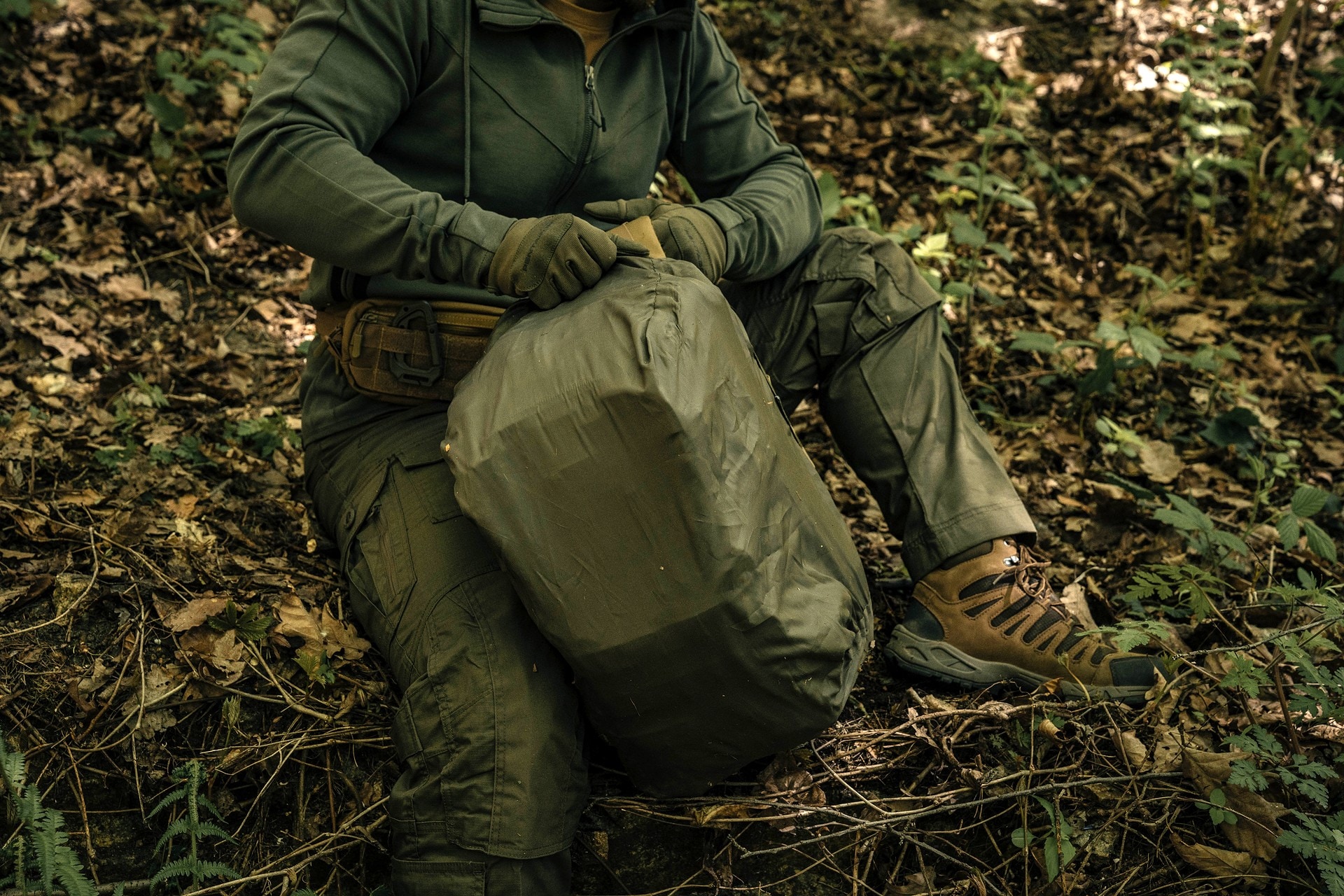 Pokrowiec wodoodporny na plecak Brytzky Tactical Large Cover 34-48 l - Olive