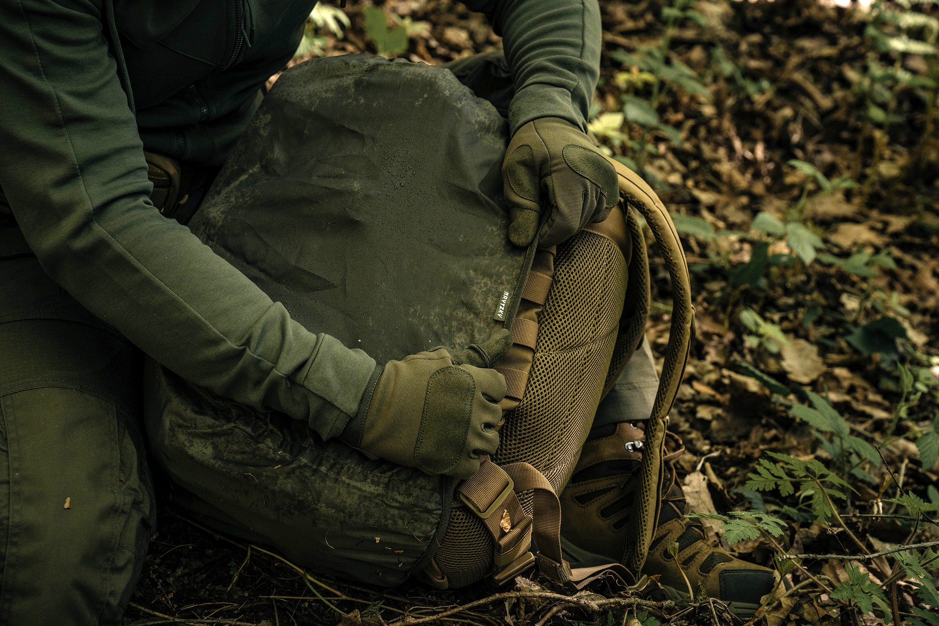 Pokrowiec wodoodporny na plecak Brytzky Tactical Large Cover 34-48 l - Olive