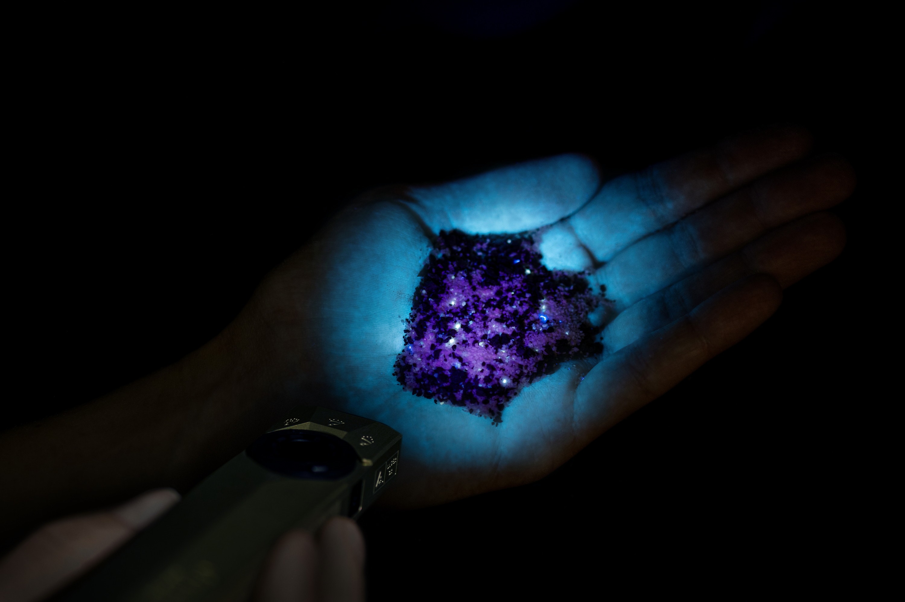 Latarka Olight ArkPro Ultra Class 1 Cool White Olive Green - 1700 lumenów