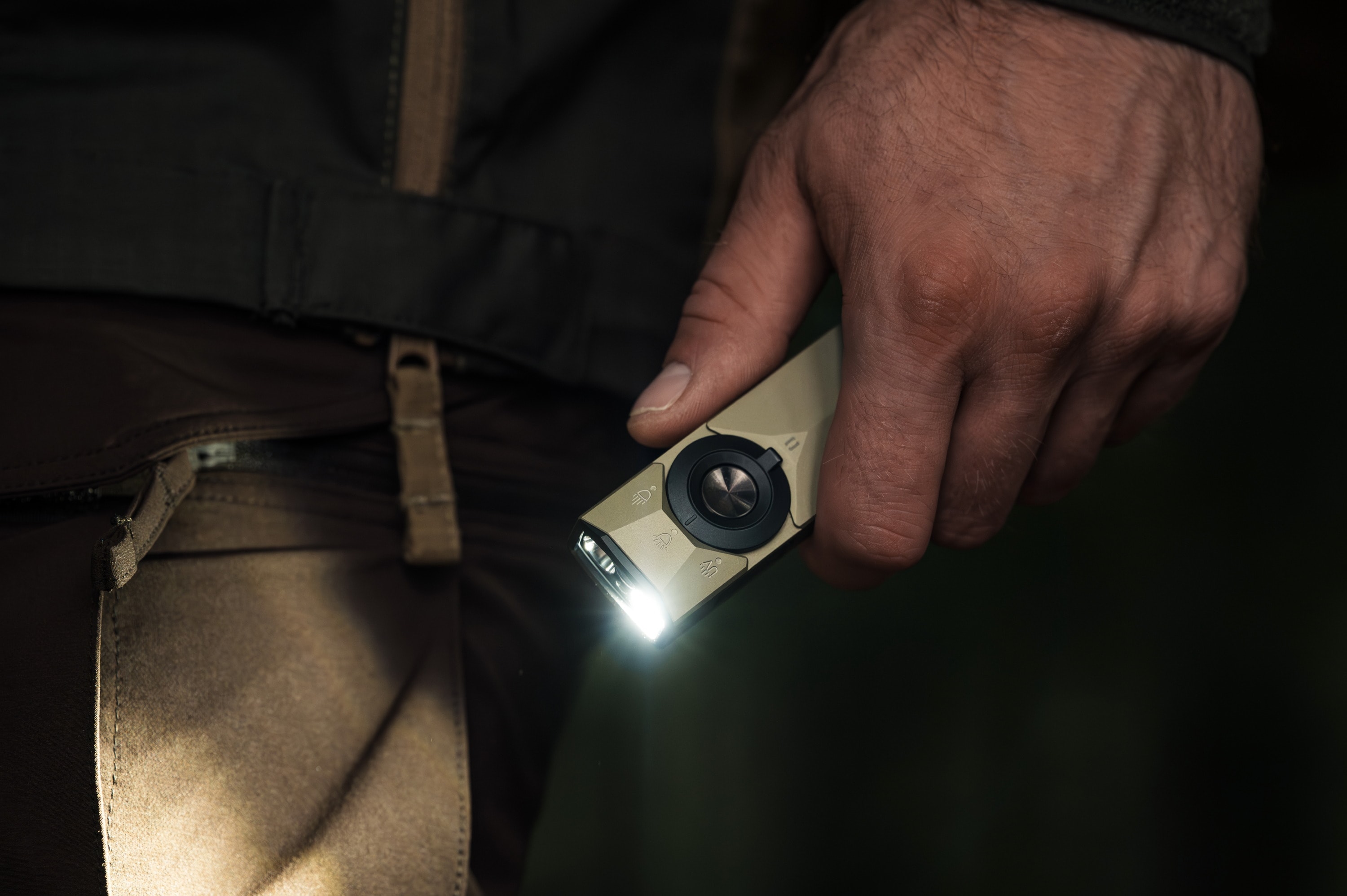 Ліхтарик Olight ArkPro Ultra Class 1 Cool White Olive Green - 1700 люменів