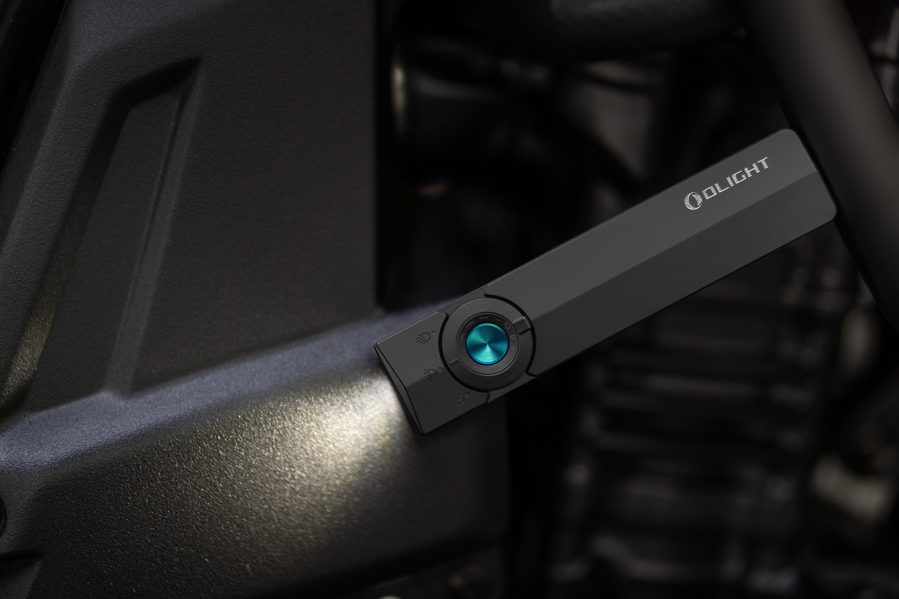 Latarka Olight ArkPro Class 1 Cool White Matte Black - 1500 lumenów