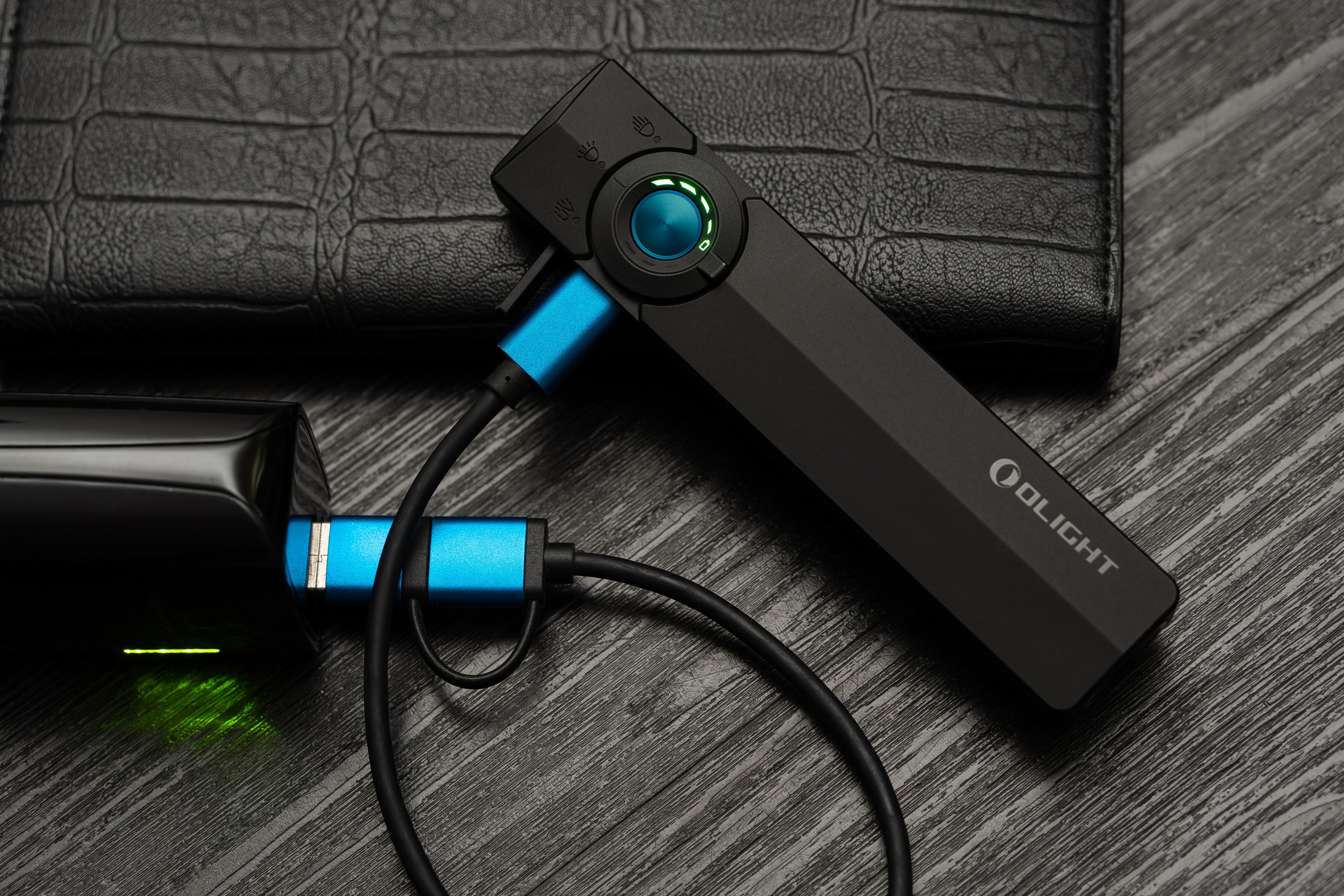 Latarka Olight ArkPro Class 1 Cool White Matte Black - 1500 lumenów