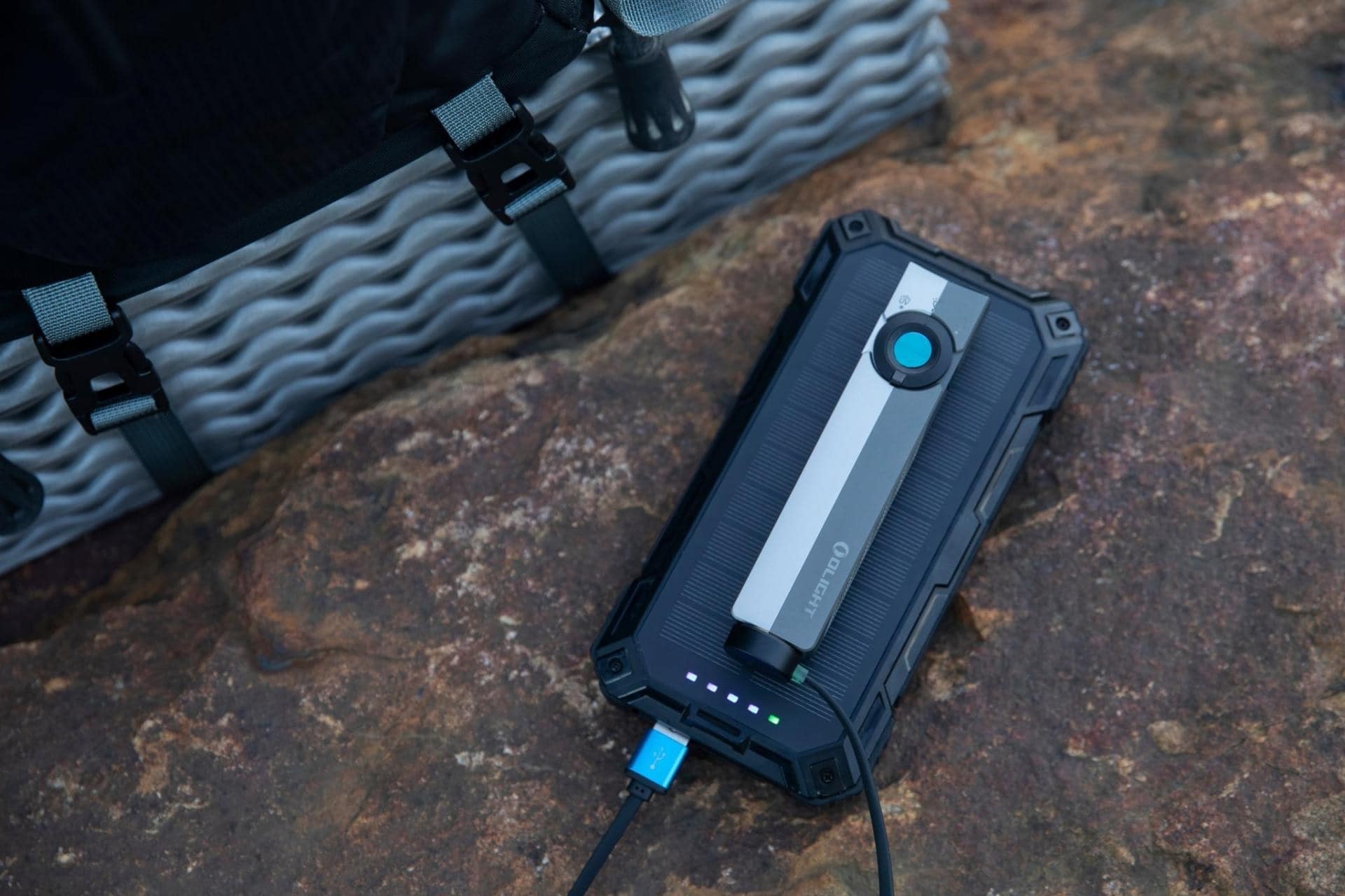 Latarka Olight ArkPro Class 1 Cool White Silver Graphite - 1500 lumenów