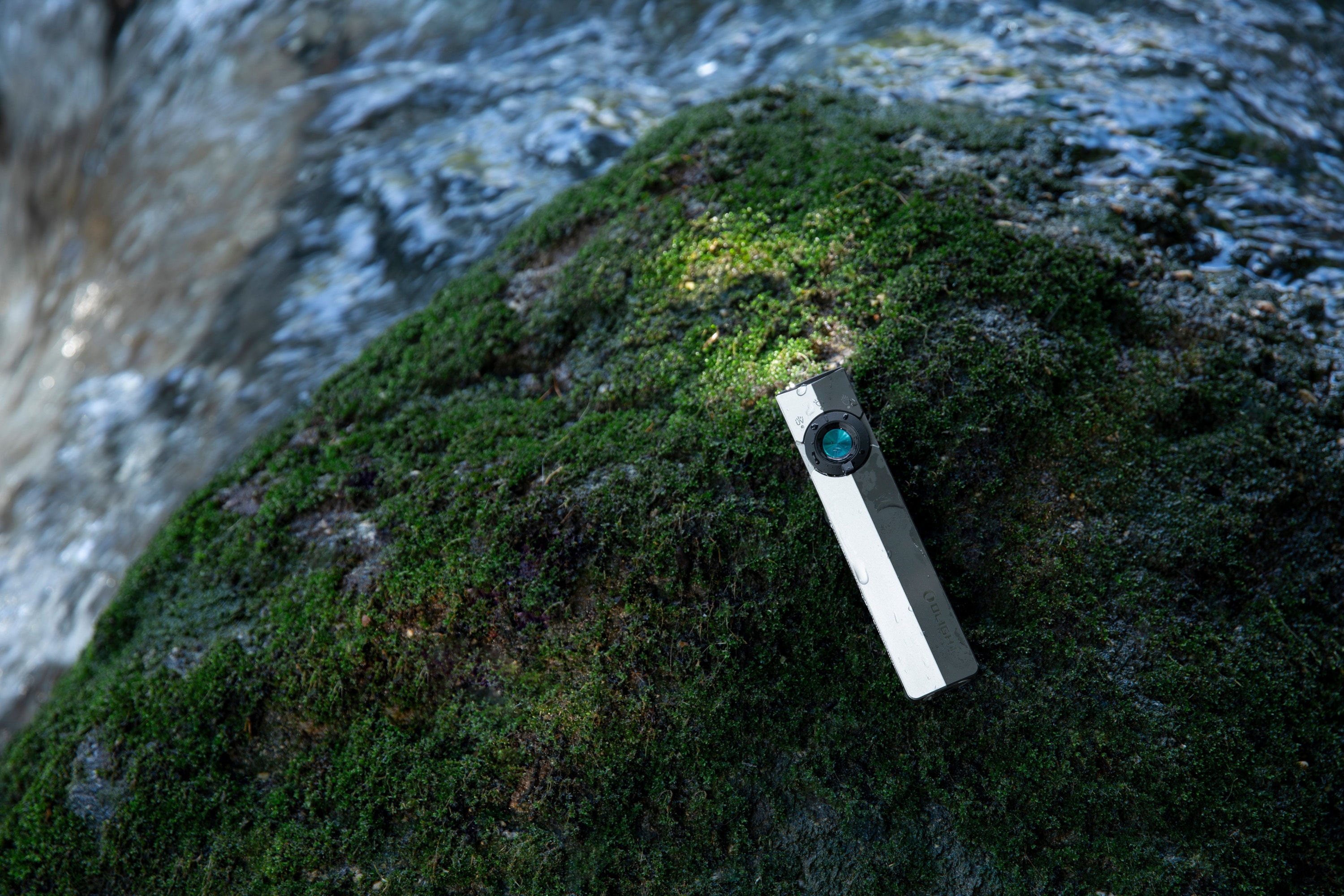 Latarka Olight ArkPro Class 1 Cool White Silver Graphite - 1500 lumenów