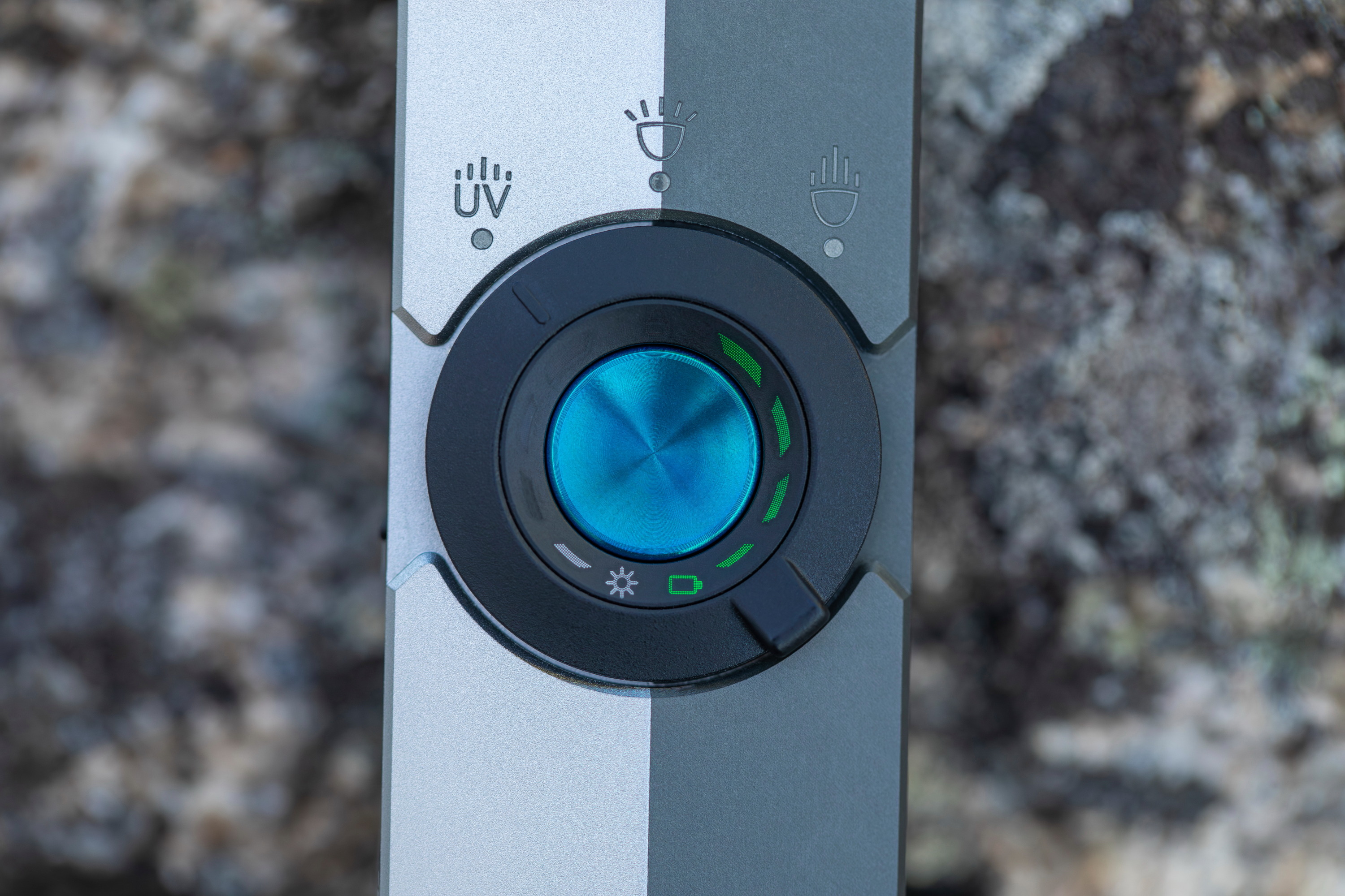 Latarka Olight ArkPro Class 1 Cool White Silver Graphite - 1500 lumenów