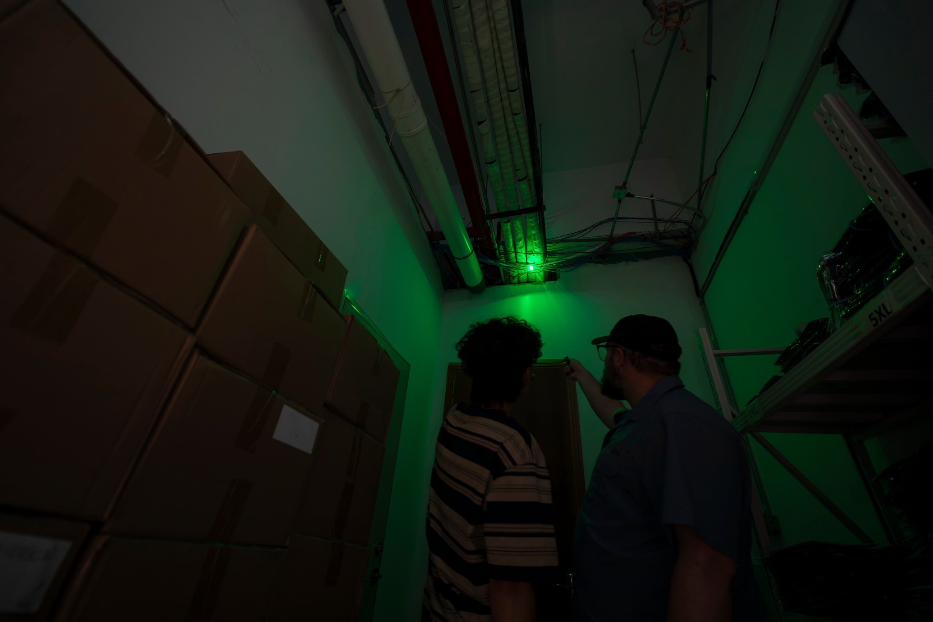 Latarka Olight ArkPro Class 1 Cool White Silver Graphite - 1500 lumenów