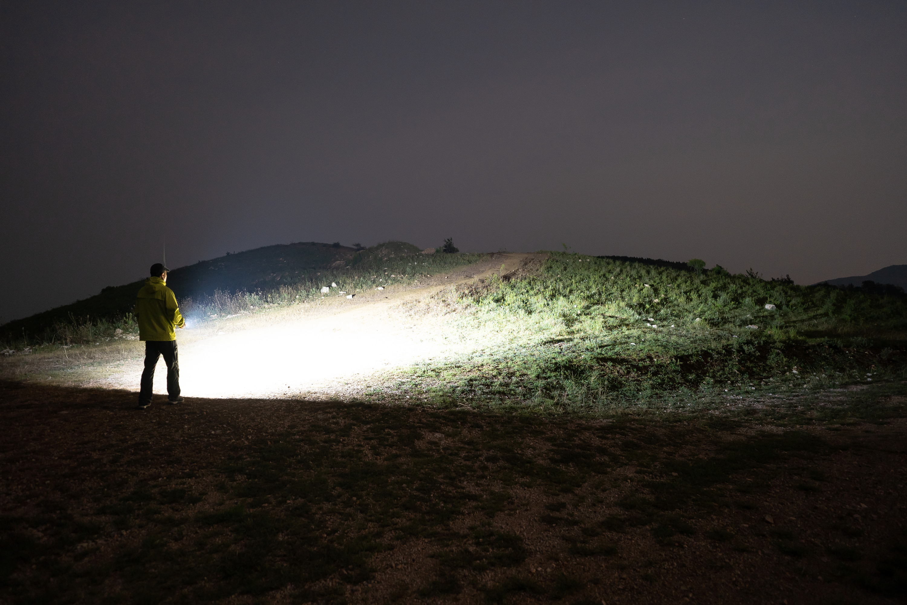 Latarka Olight ArkPro Class 1 Cool White Silver Graphite - 1500 lumenów