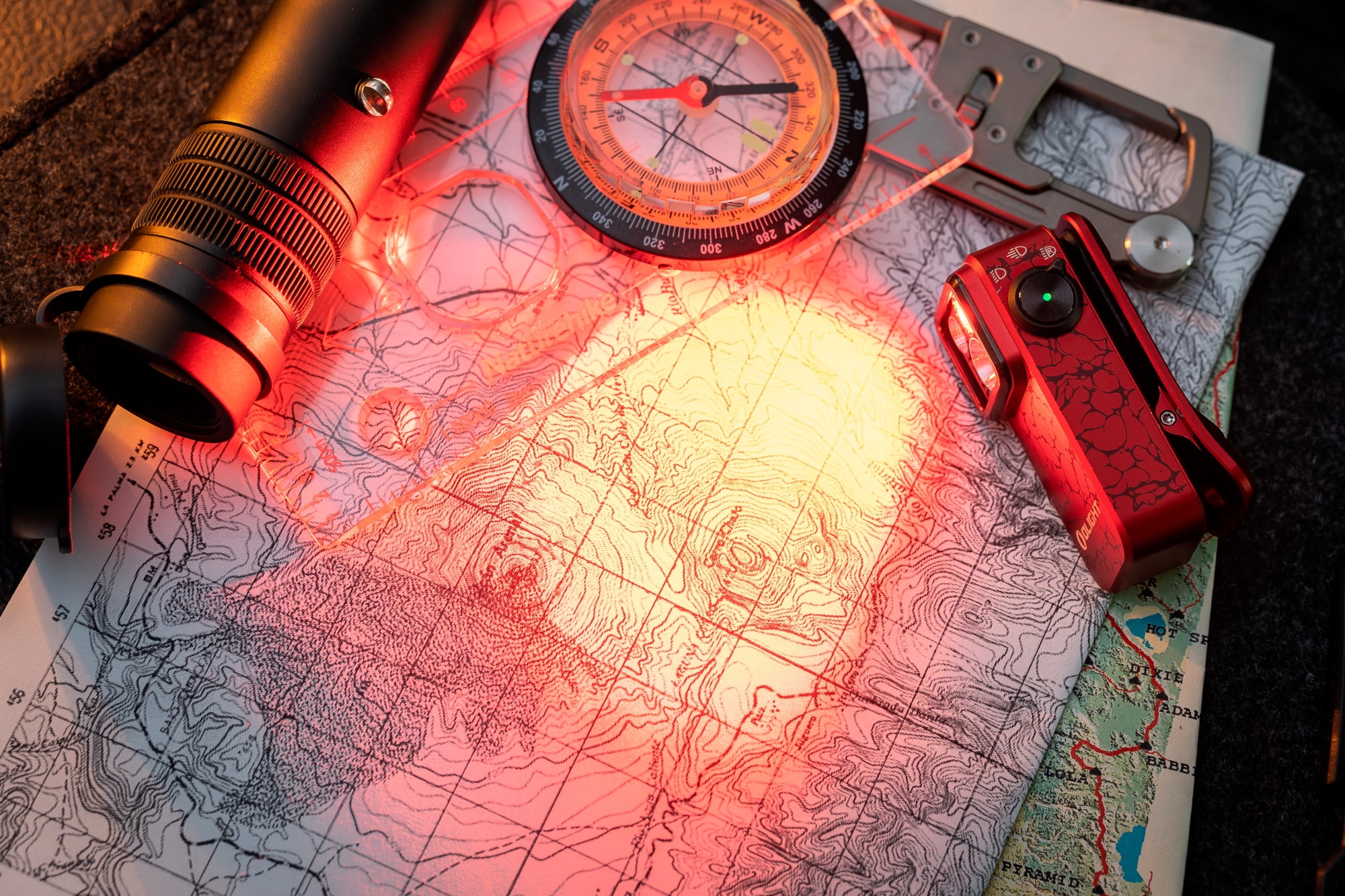 Latarka akumulatorowa Olight Oclip Pro Molten Lava - 500 lumenów