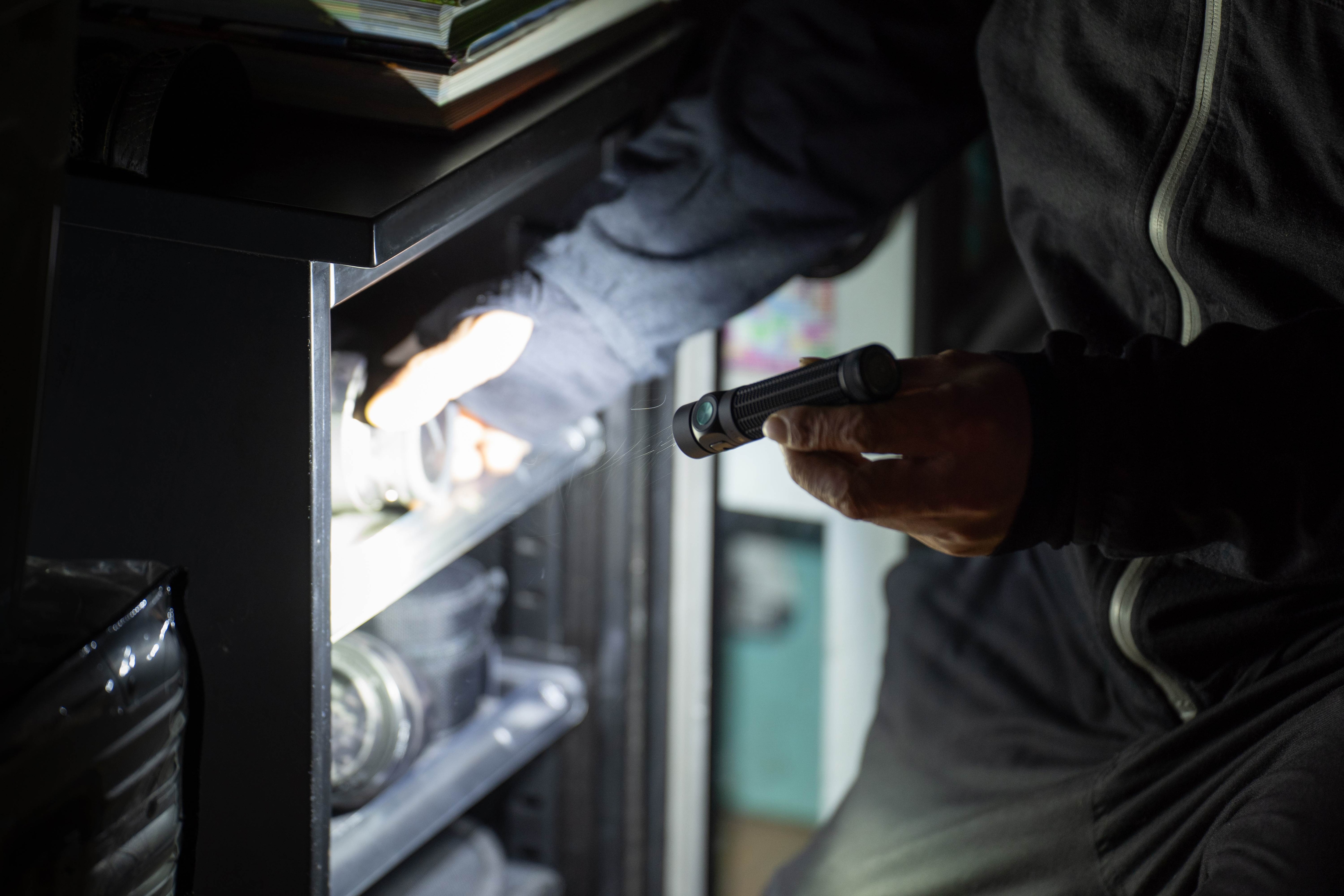 Latarka Olight Baton 4 Pro Matte Black - 1600 lumenów