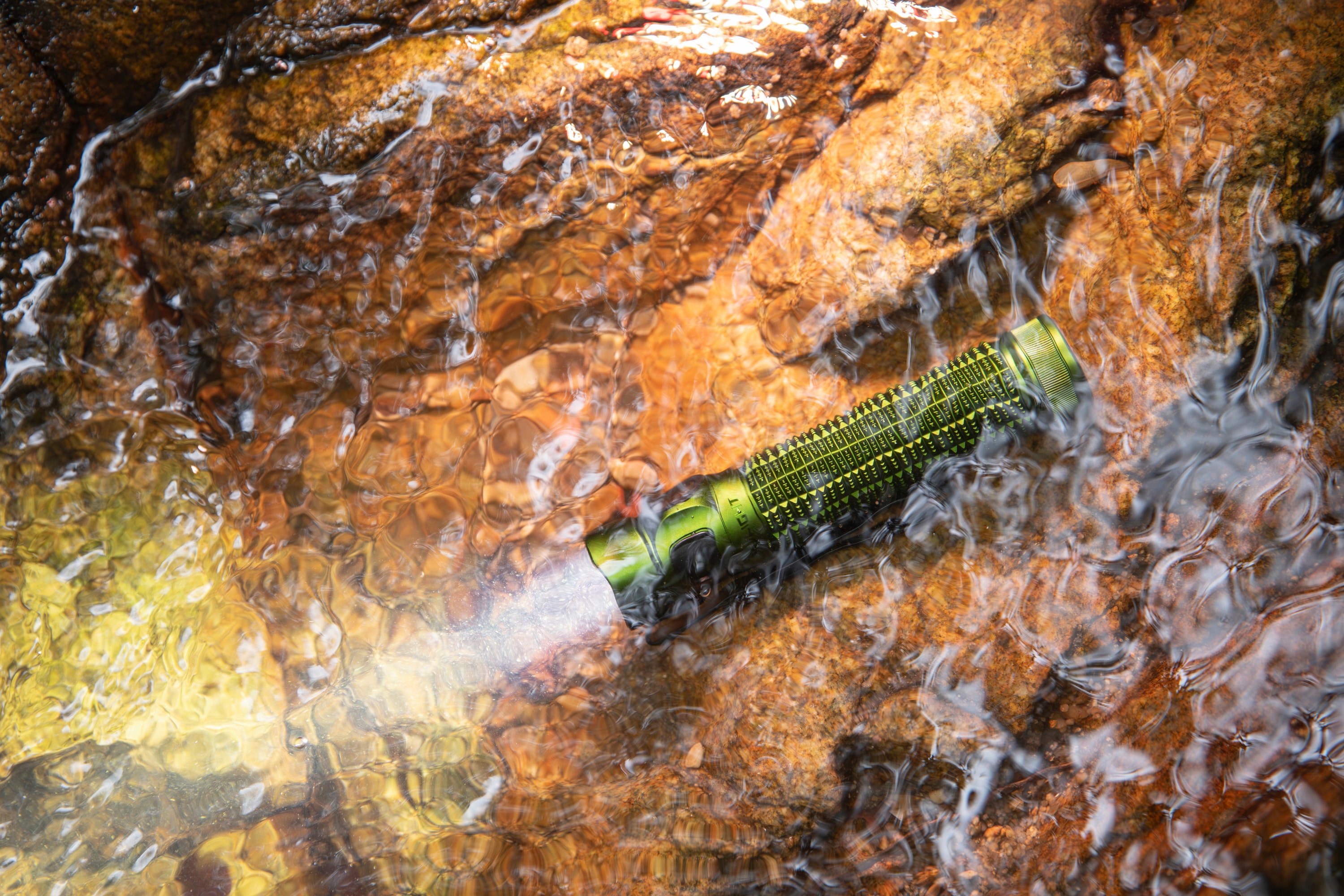 Latarka Olight Baton 4 Pro OD Green - 1600 lumenów