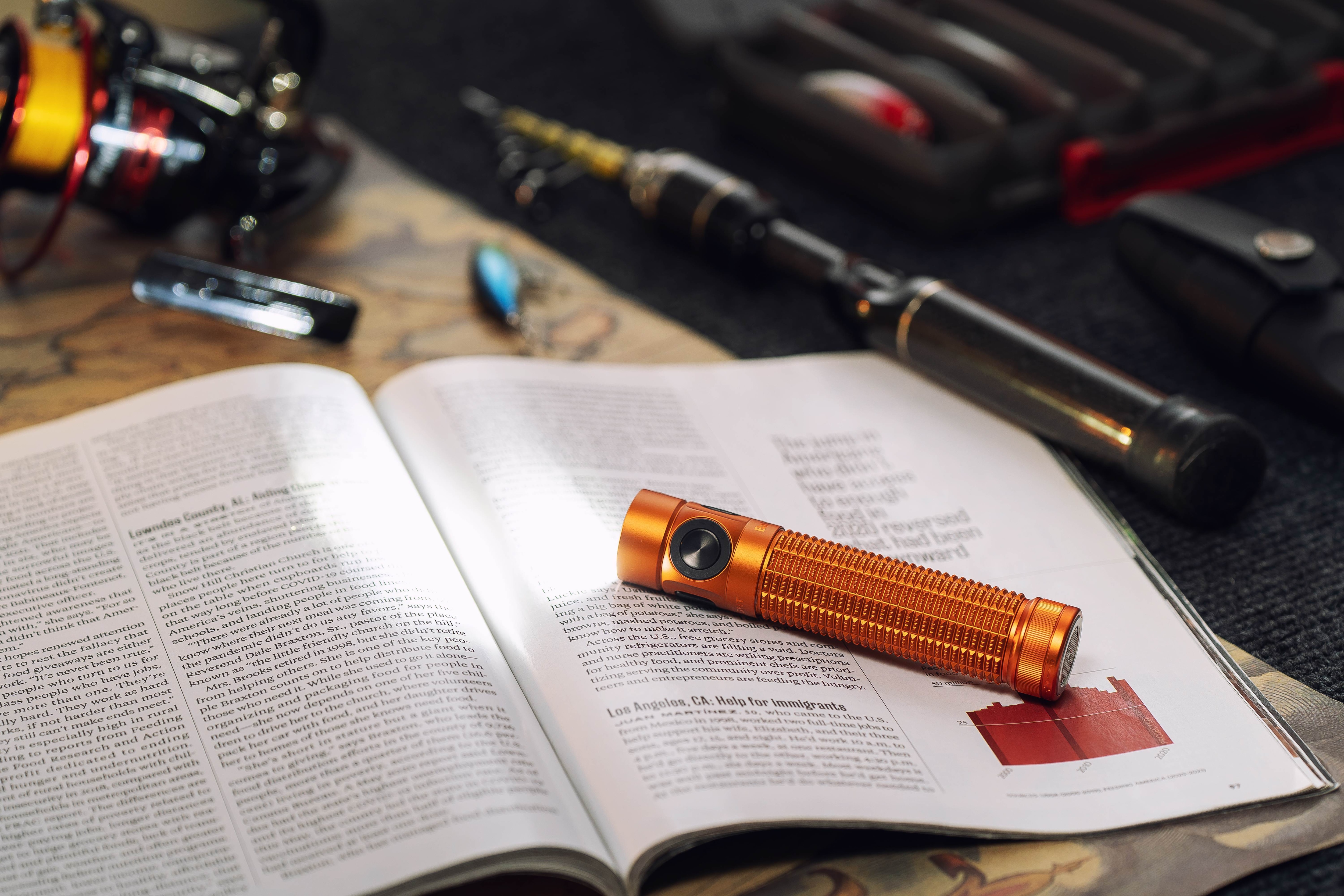 Latarka Olight Baton 4 Pro Orange - 1600 lumenów