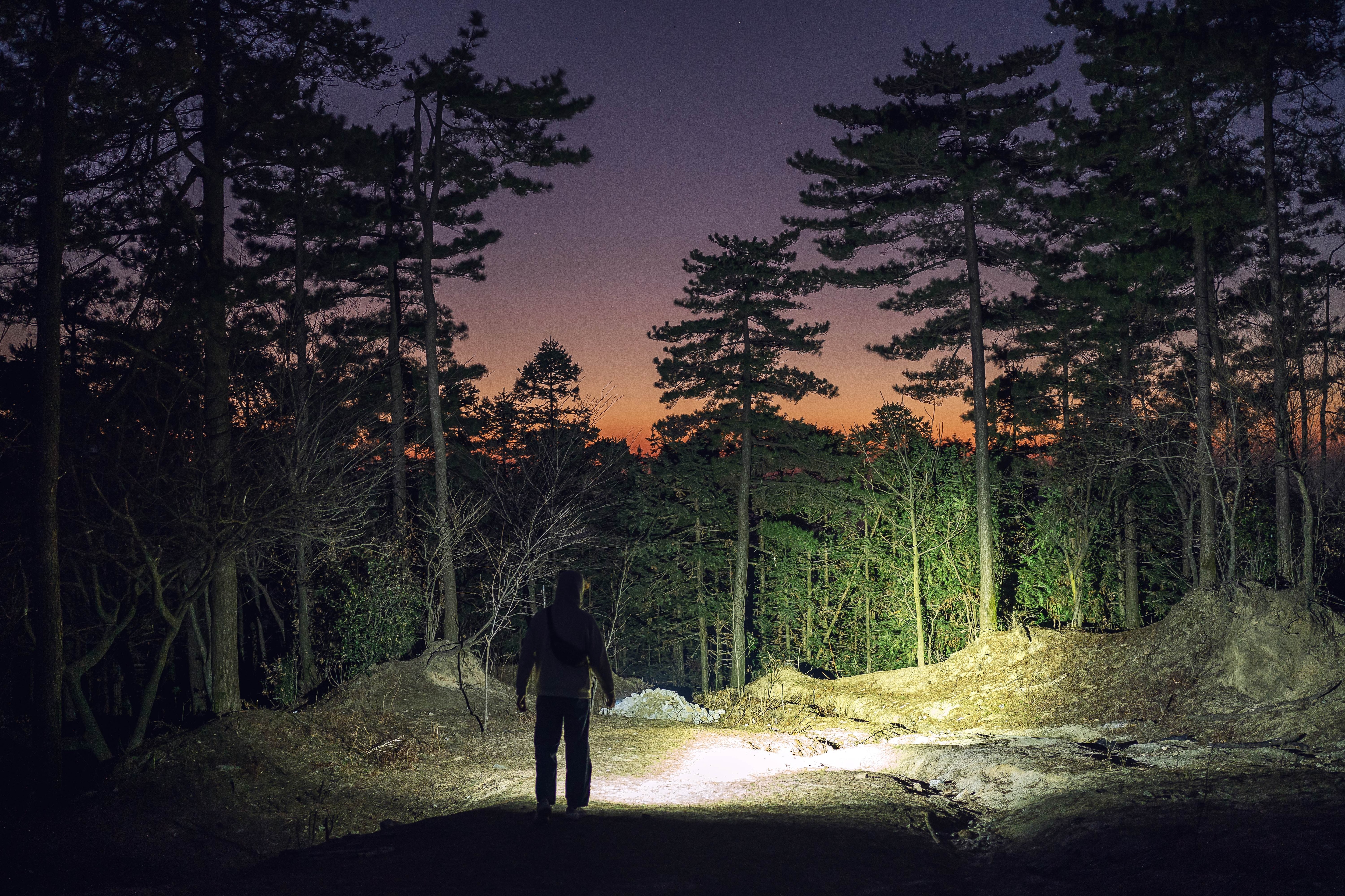 Latarka Olight Baton 4 Pro Orange - 1600 lumenów