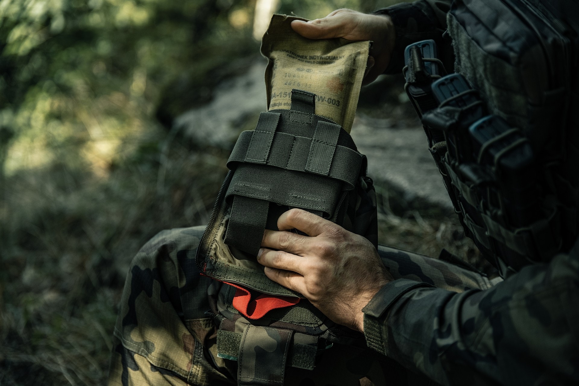 Аптечка Mil-Tec IFAK Pouch Laser Cut - wz.93 Pantera PL Woodland