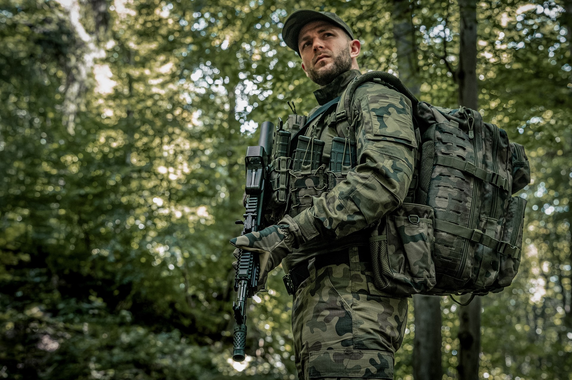 Uniwersalna ładownica Mil-Tec Flex na magazynek karabinowy - wz.93 Pantera PL Woodland