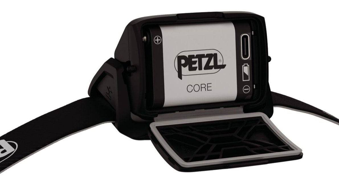 Latarka czołowa Petzl Actik Core Black - 625 lumenów