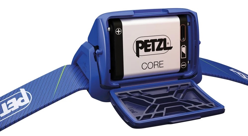 Налобний ліхтарик Petzl Tikka Core Blue - 450 люменів