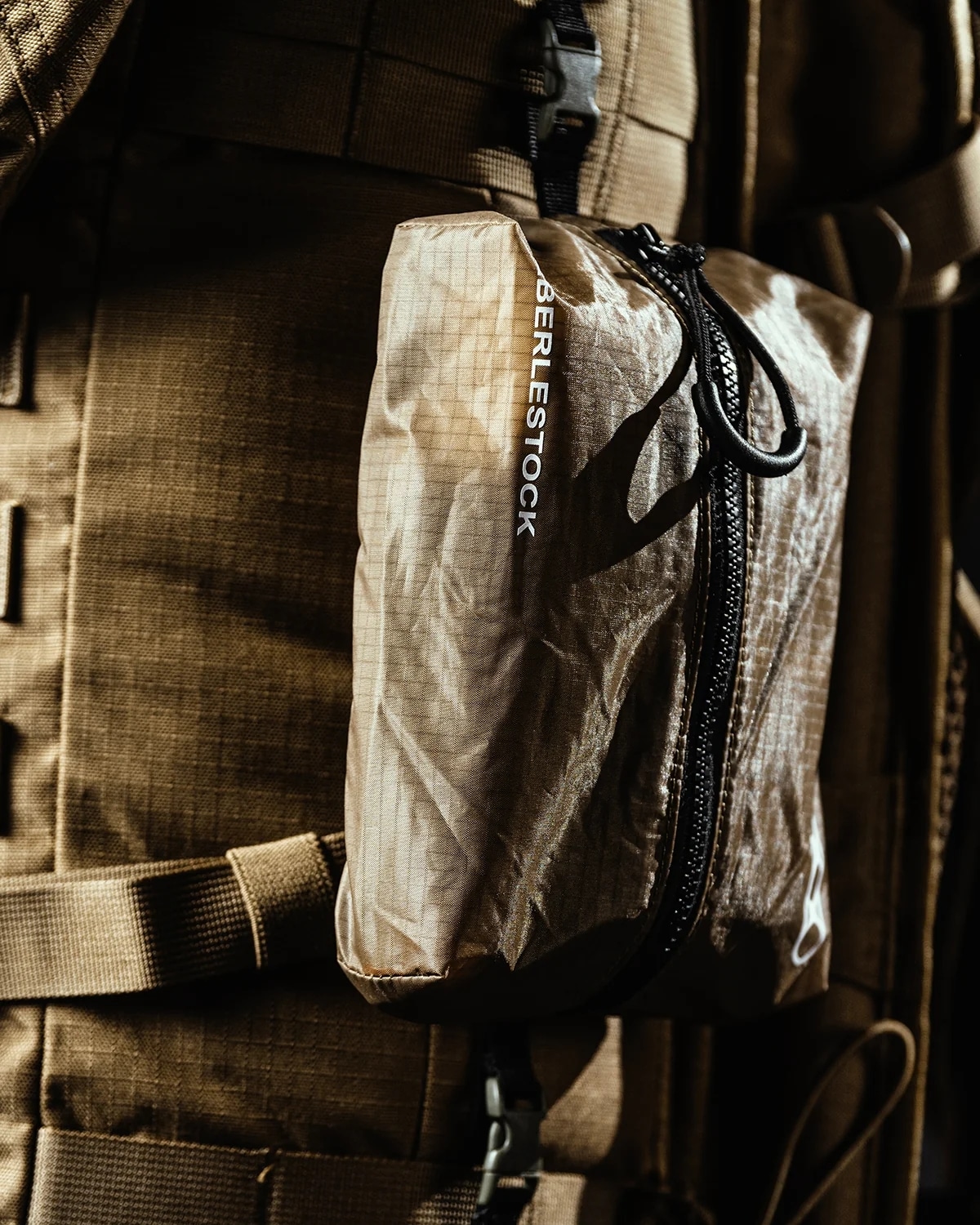 Підсумок Eberlestock Hangar Zip-Pouch M - Dry Earth