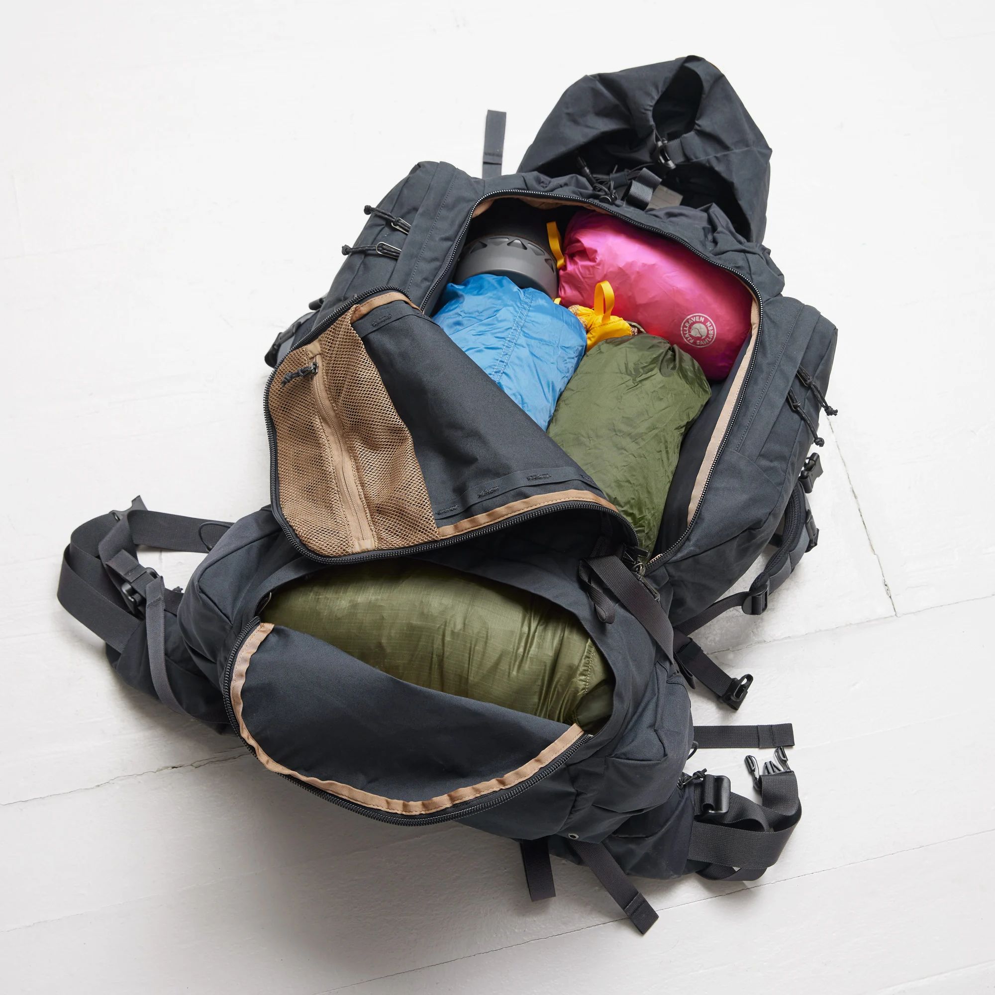 Рюкзак Fjallraven Kajka M/L 65 л - Coal Black