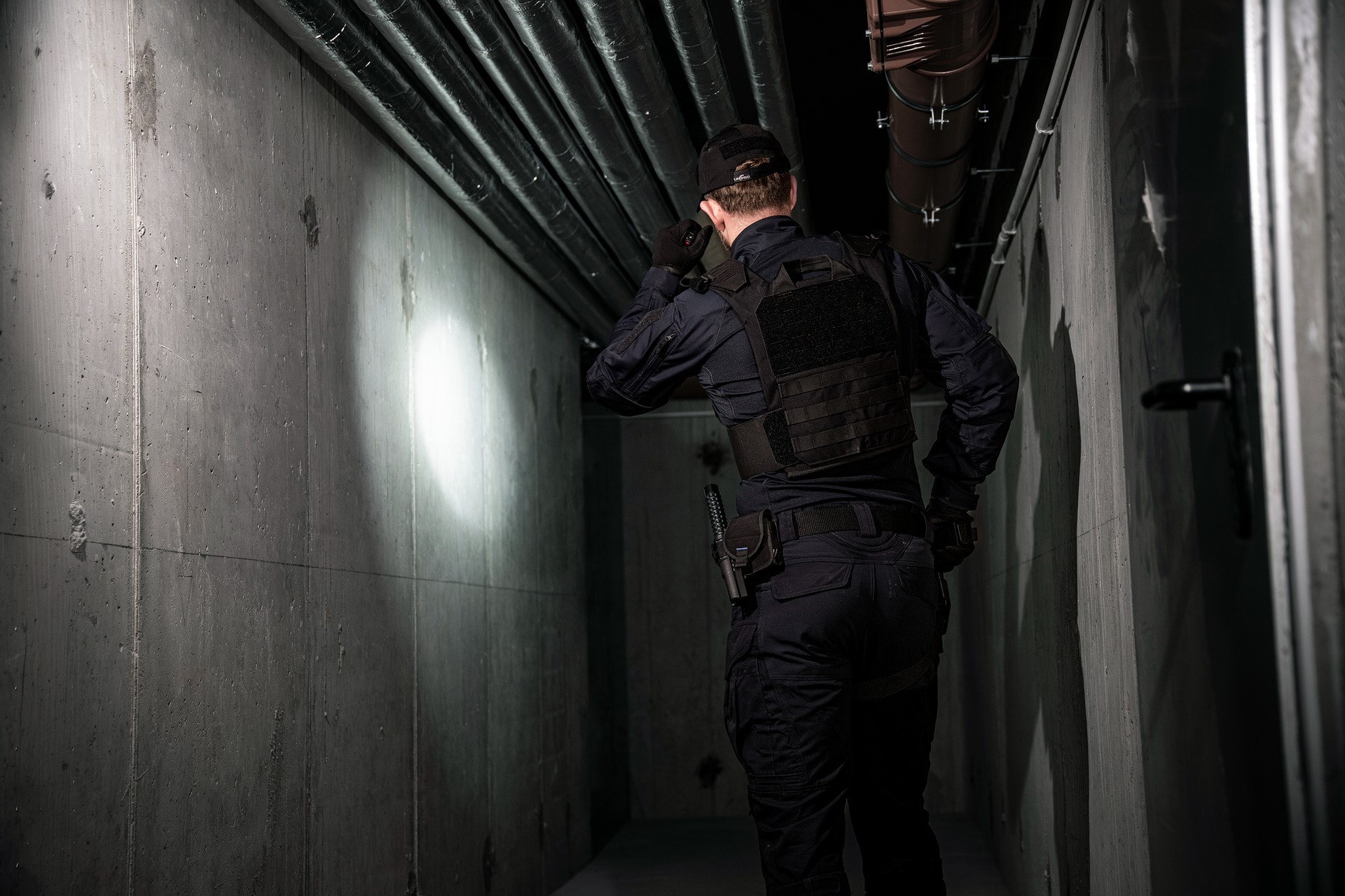 Kabura na kajdanki Holdtheline Patrol MOLLE - Czarna