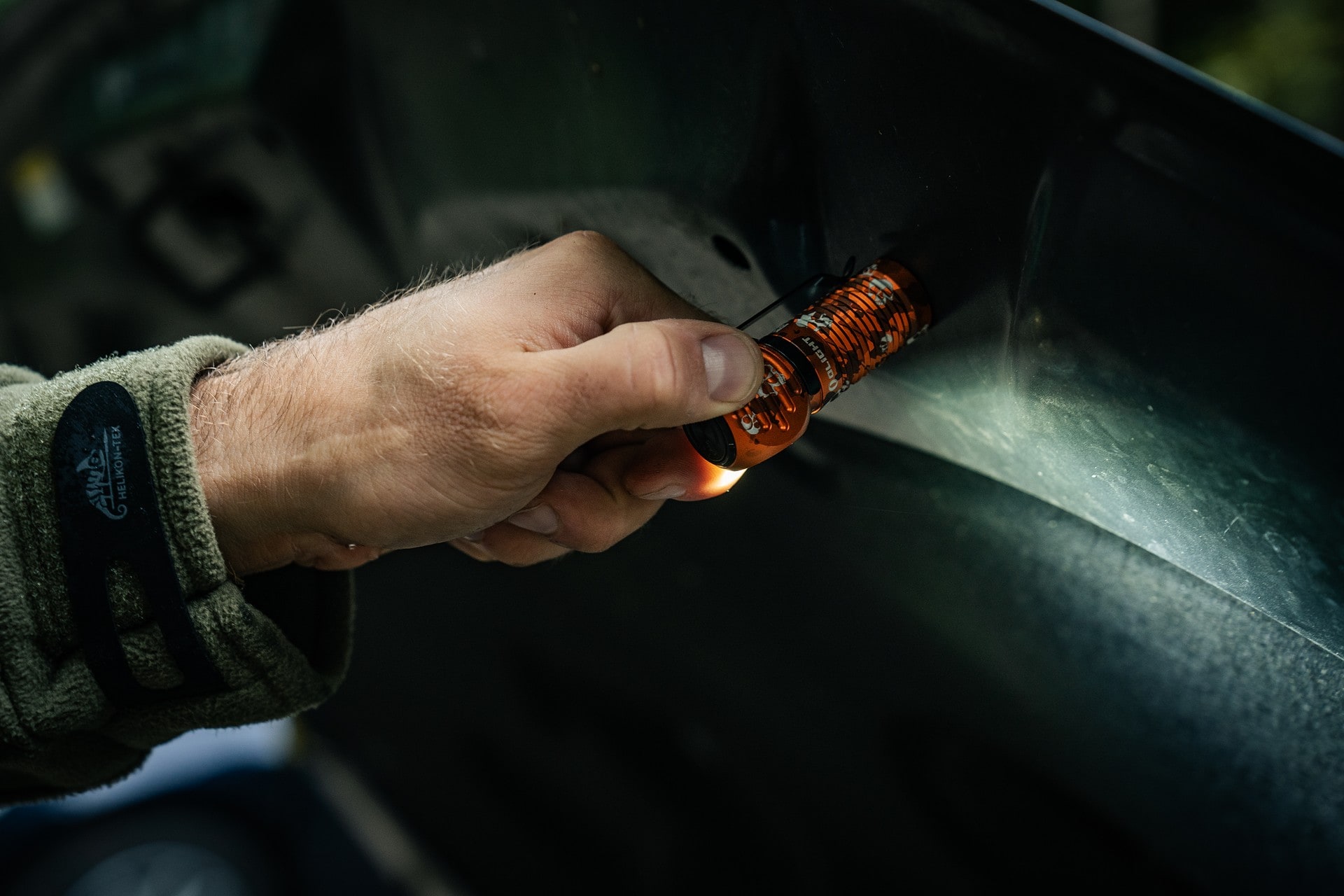 Latarka czołowa i kątowa Olight Perun 3 Mini Cool White Ghost Blaze z opaską - 1250 lumenów