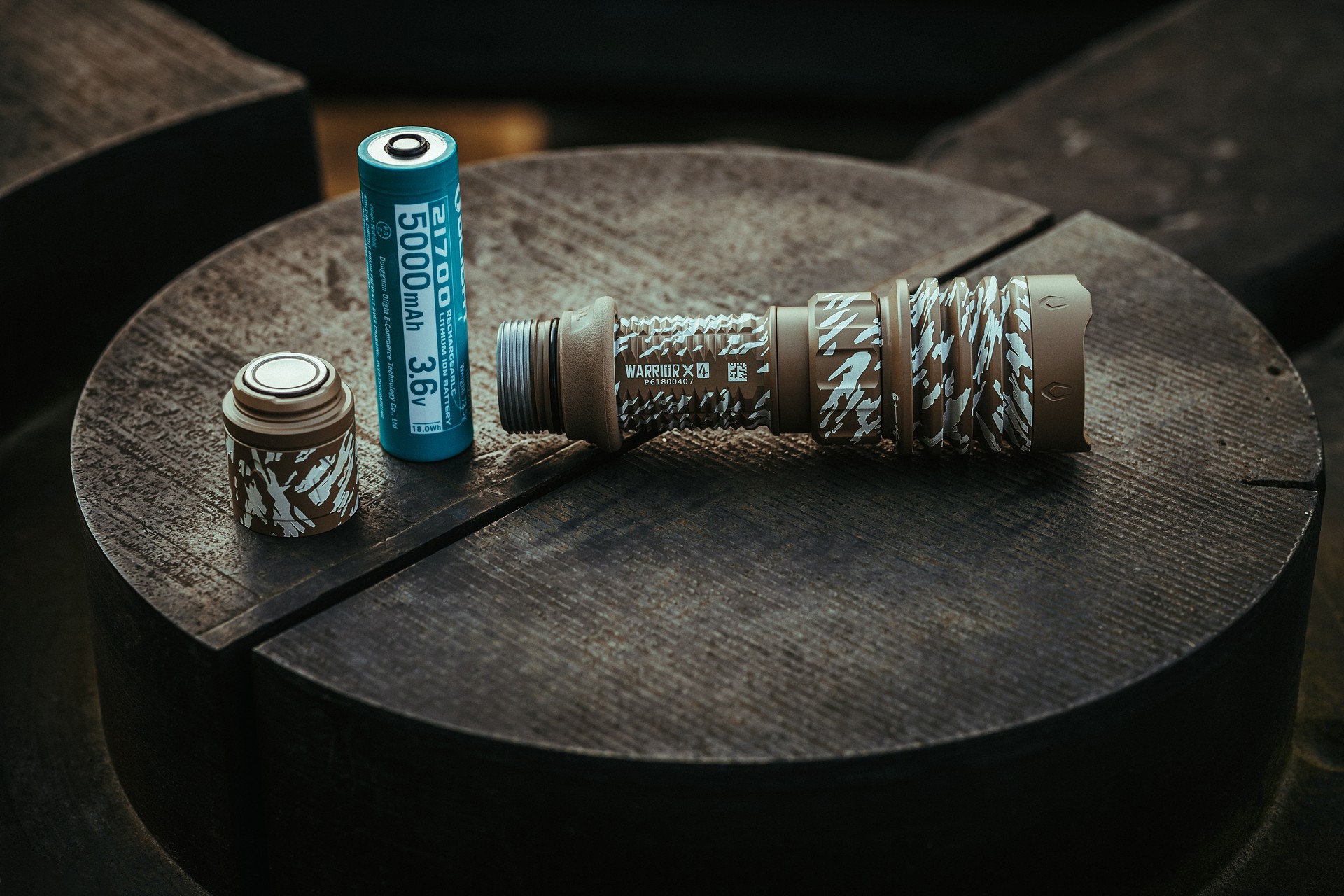 Latarka taktyczna Olight Warrior X 4 Glacial Valley - 2600 lumenów