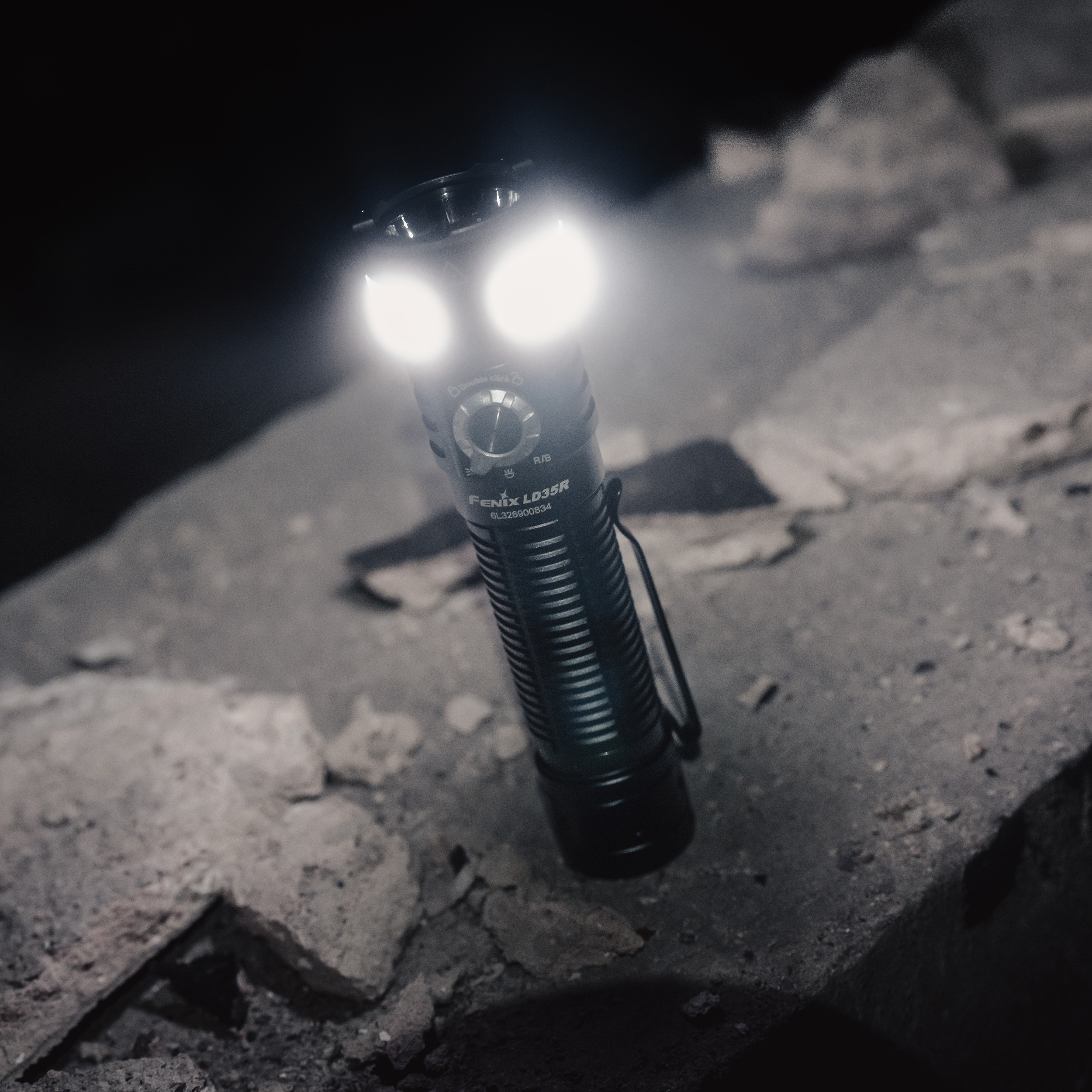 Ліхтарик Fenix LD35R - 1800 люменів