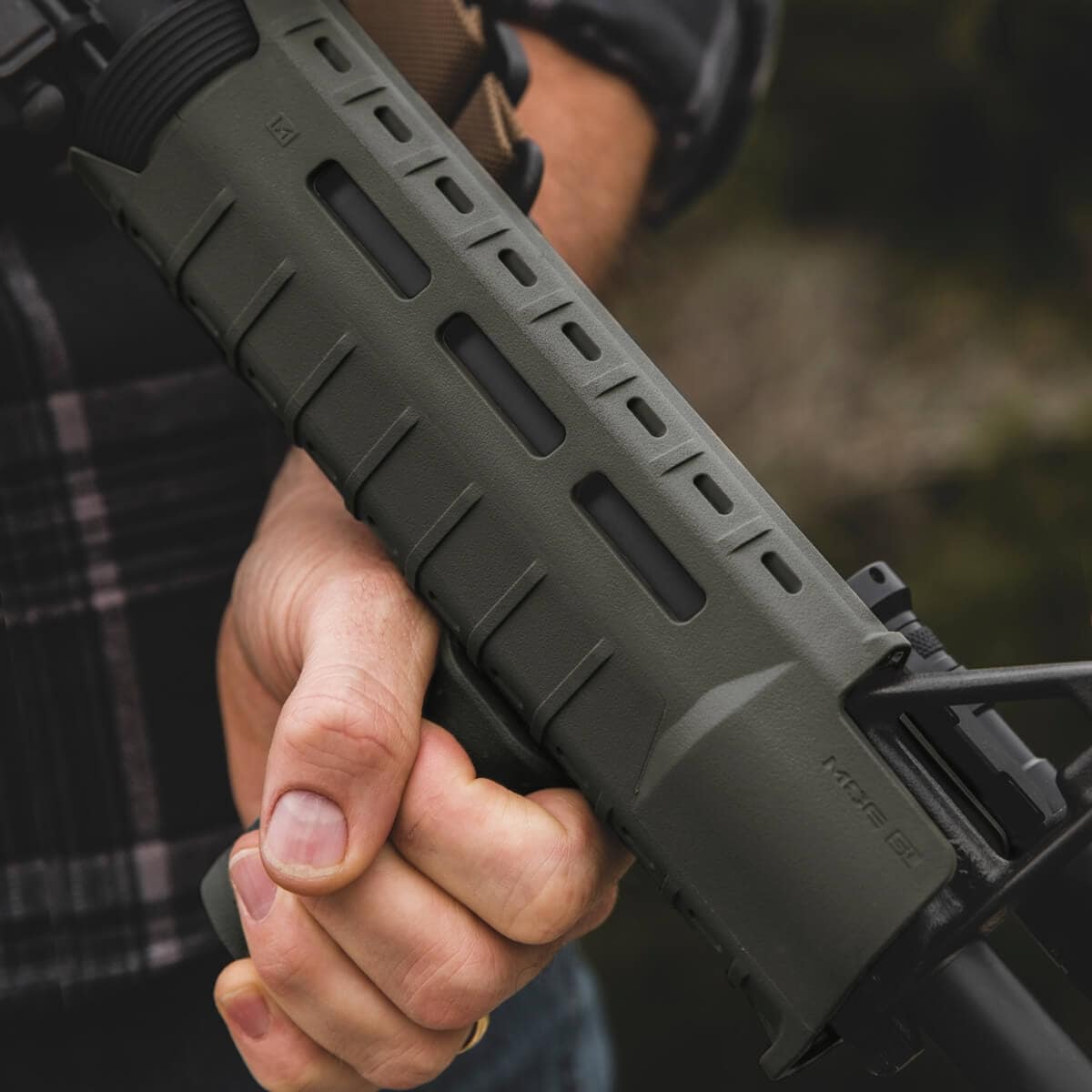 Цівка Magpul MOE SL Hand Guard Carbine-Lenght для гвинтівок AR15/M4 - Olive Drab