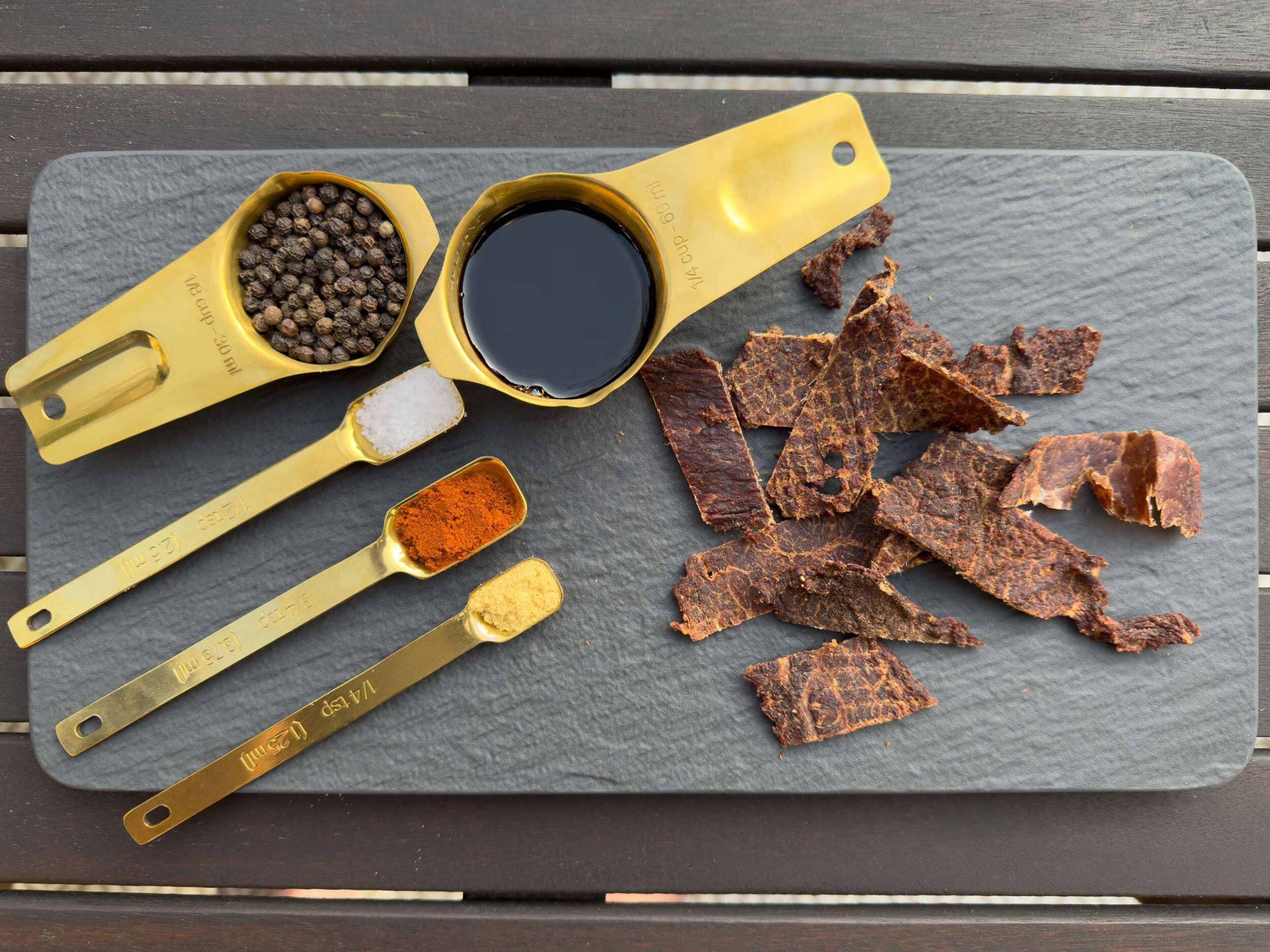 Сушена яловичина Badger Outdoor Beef Jerky Smoky Hot 50 г - 2 шт.