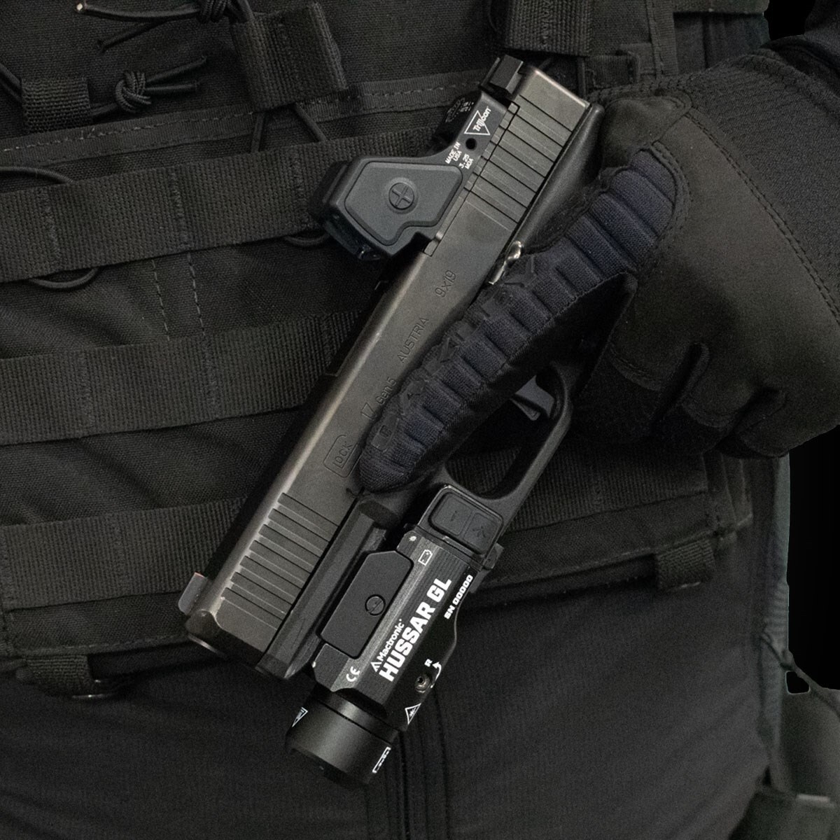 Latarka na broń Mactronic Hussar GL z celownikiem laserowym - 900 lumenów