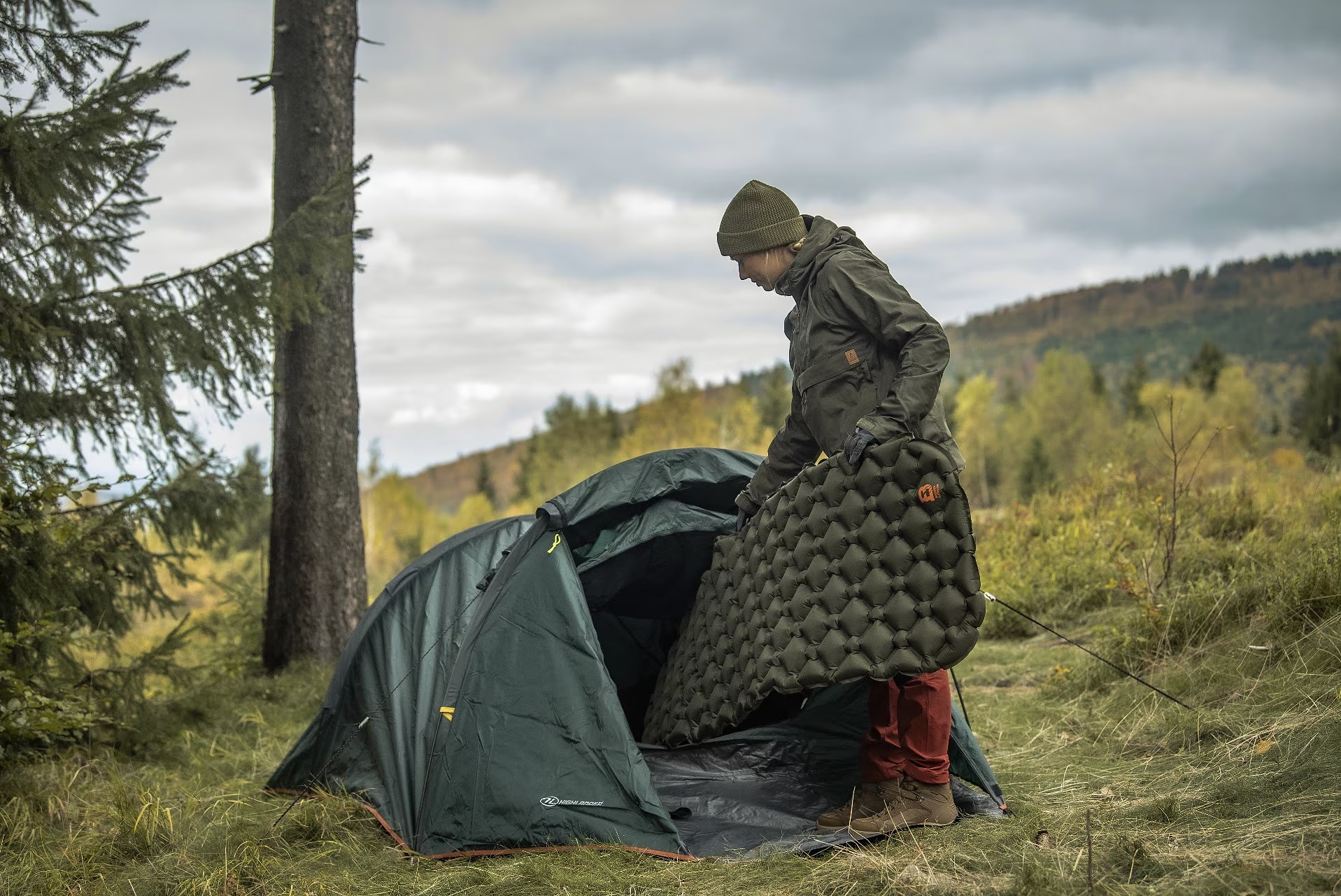 Łóżko polowe składane Mil-Tec US Style + materac Badger Outdoor + poduszka - zestaw