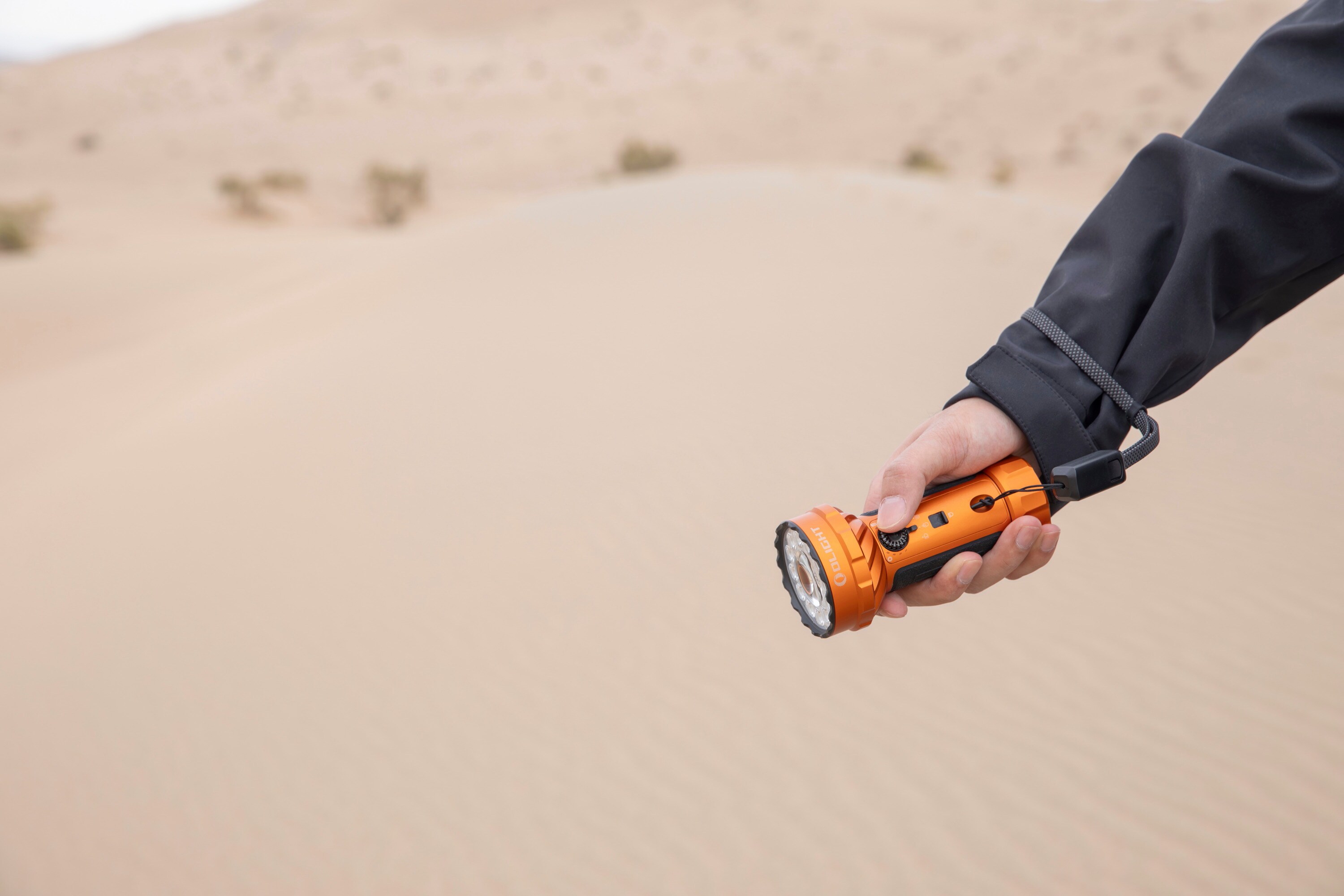 Latarka akumulatorowa Olight Marauder Mini 2 Orange - 10000 lumenów, zasięg 750 m