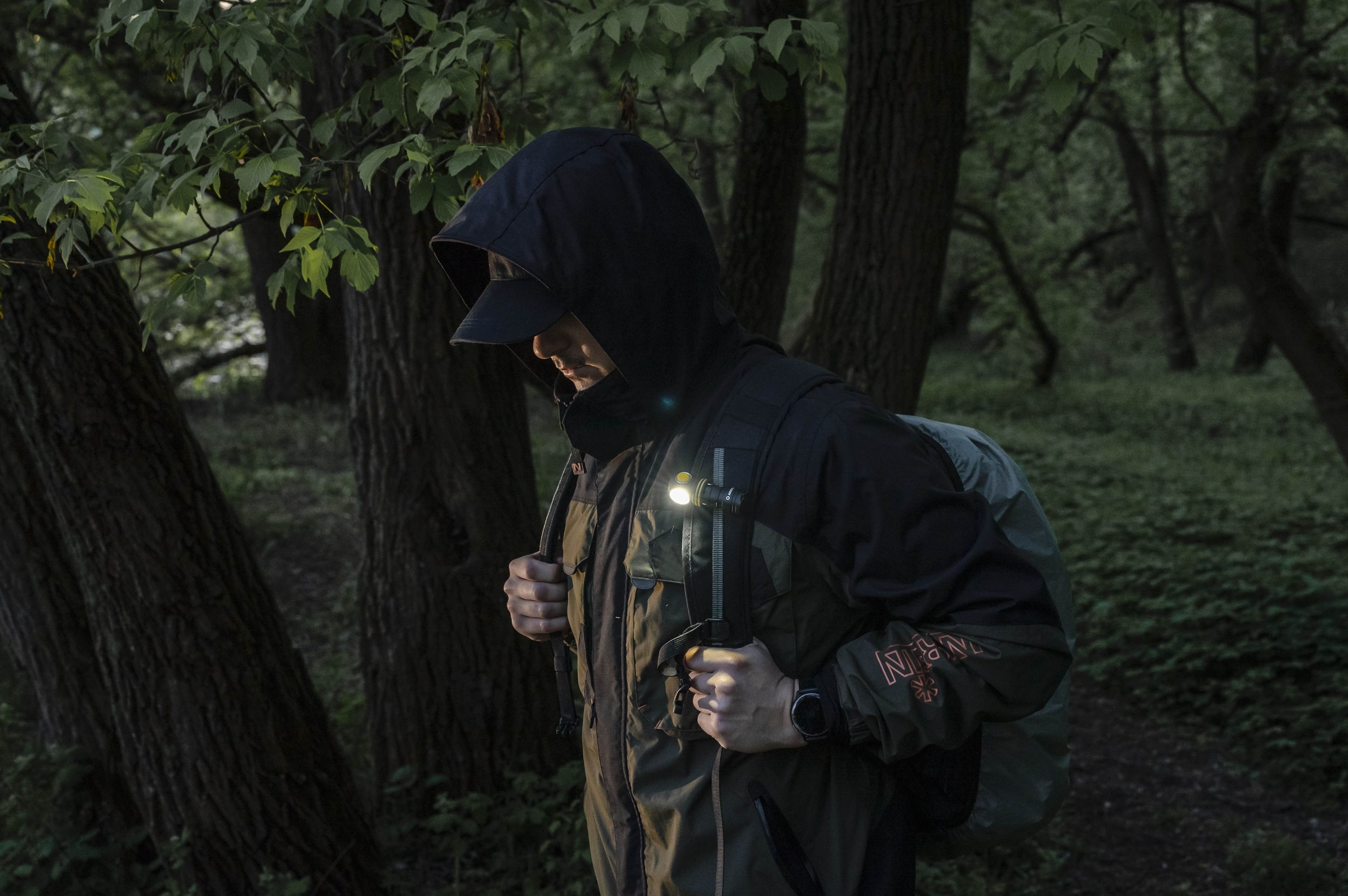 Latarka kątowa i czołowa Armytek Elf C1 USB-C White PCB - 1000 lumenów