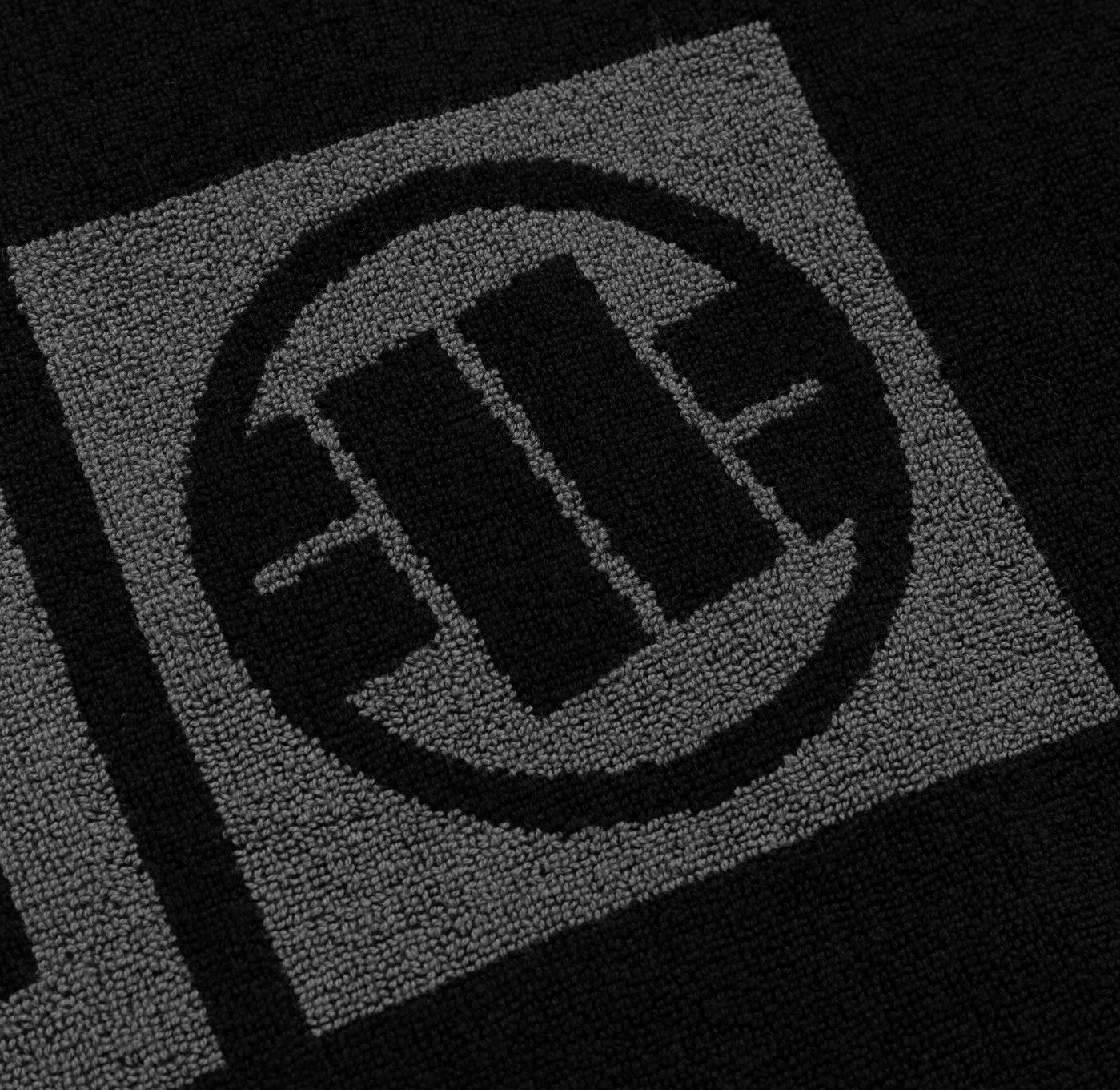 Ręcznik Pitbull Gym Hilltop 88 x 52 cm - Black/Grey