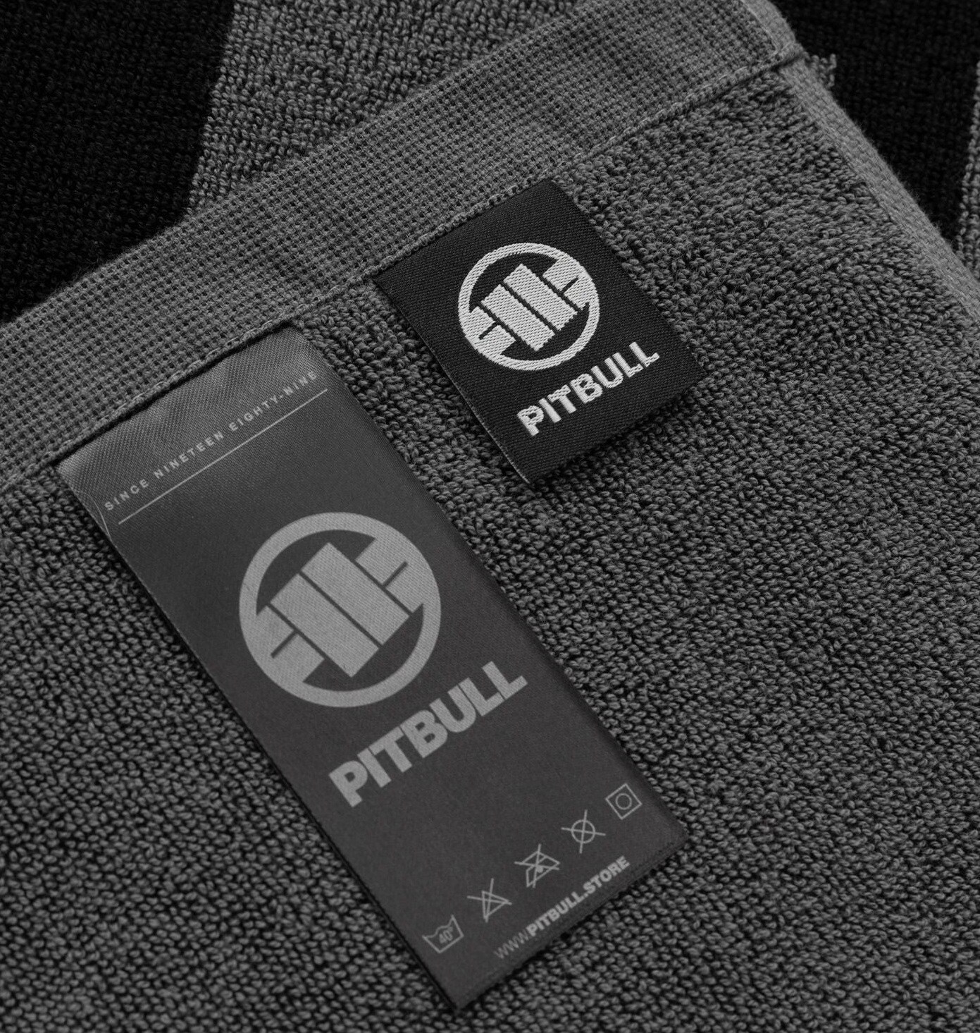 Ręcznik Pitbull Gym Hilltop 88 x 52 cm - Black/Grey