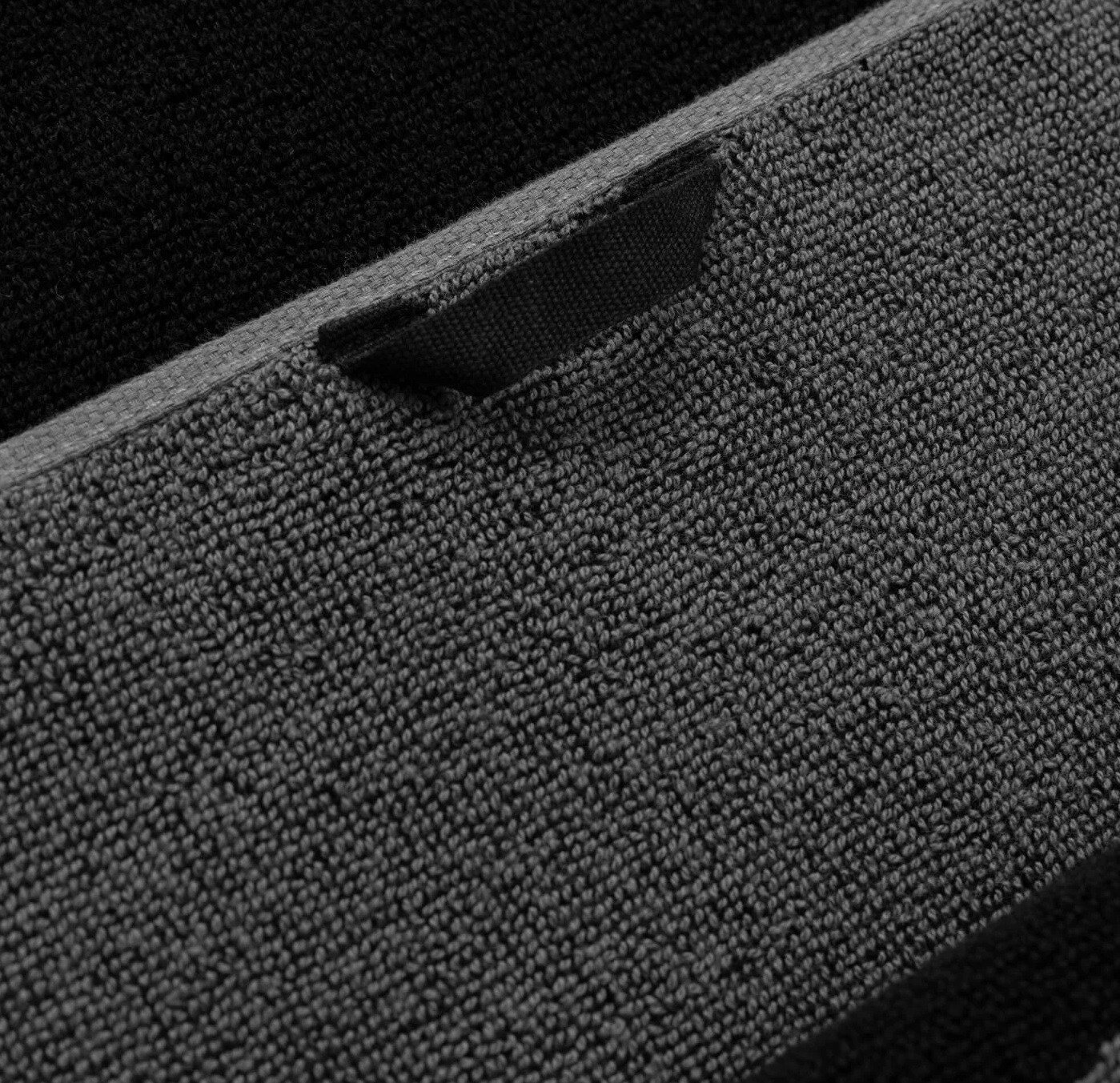 Ręcznik Pitbull Gym Hilltop 88 x 52 cm - Black/Grey